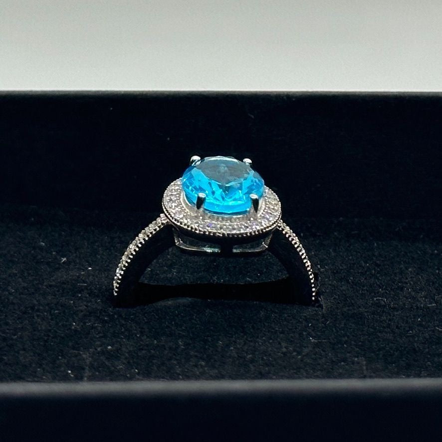 Beautiful Vibrant 3.60 Carat Swiss Blue Topaz Ring - Size 6 - Sterling Silver Setting