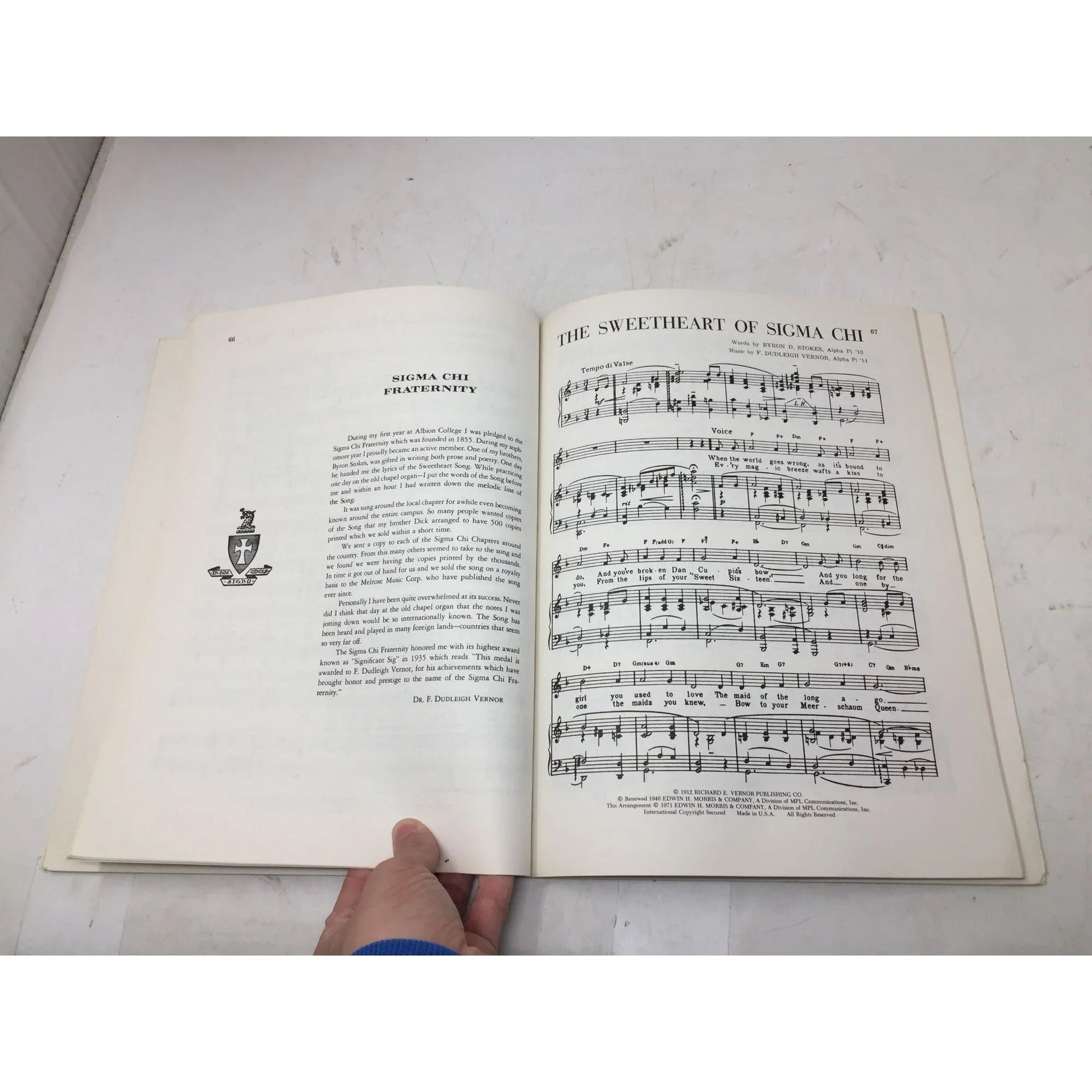 34 HIT PARADE EXTRAS COLLEGE SONGS ON PARADE - A+ Stuff - SHEET MUSIC - A+ Stuff