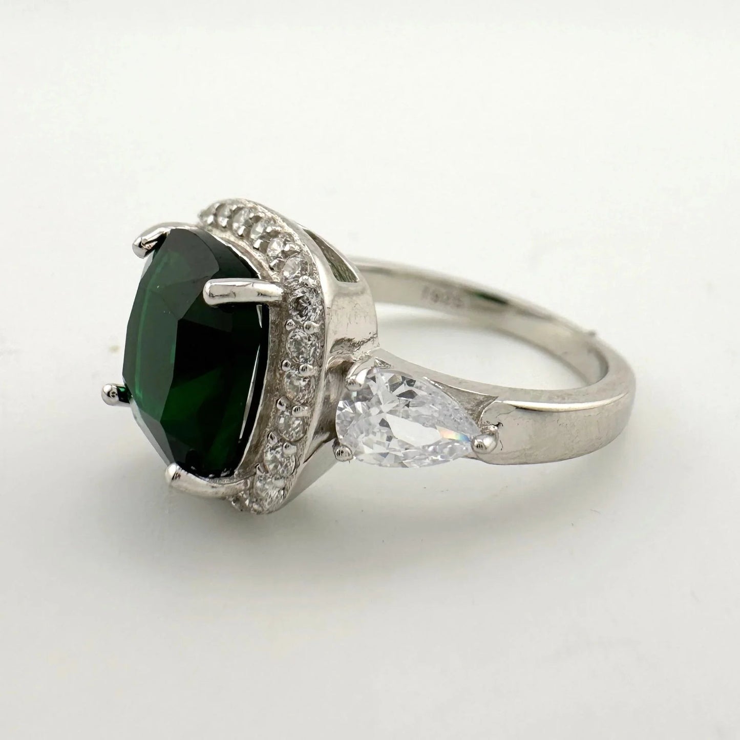 3.66ct Lab Created Emerald and White Gemstone Ring Size 7 - A+ Stuff