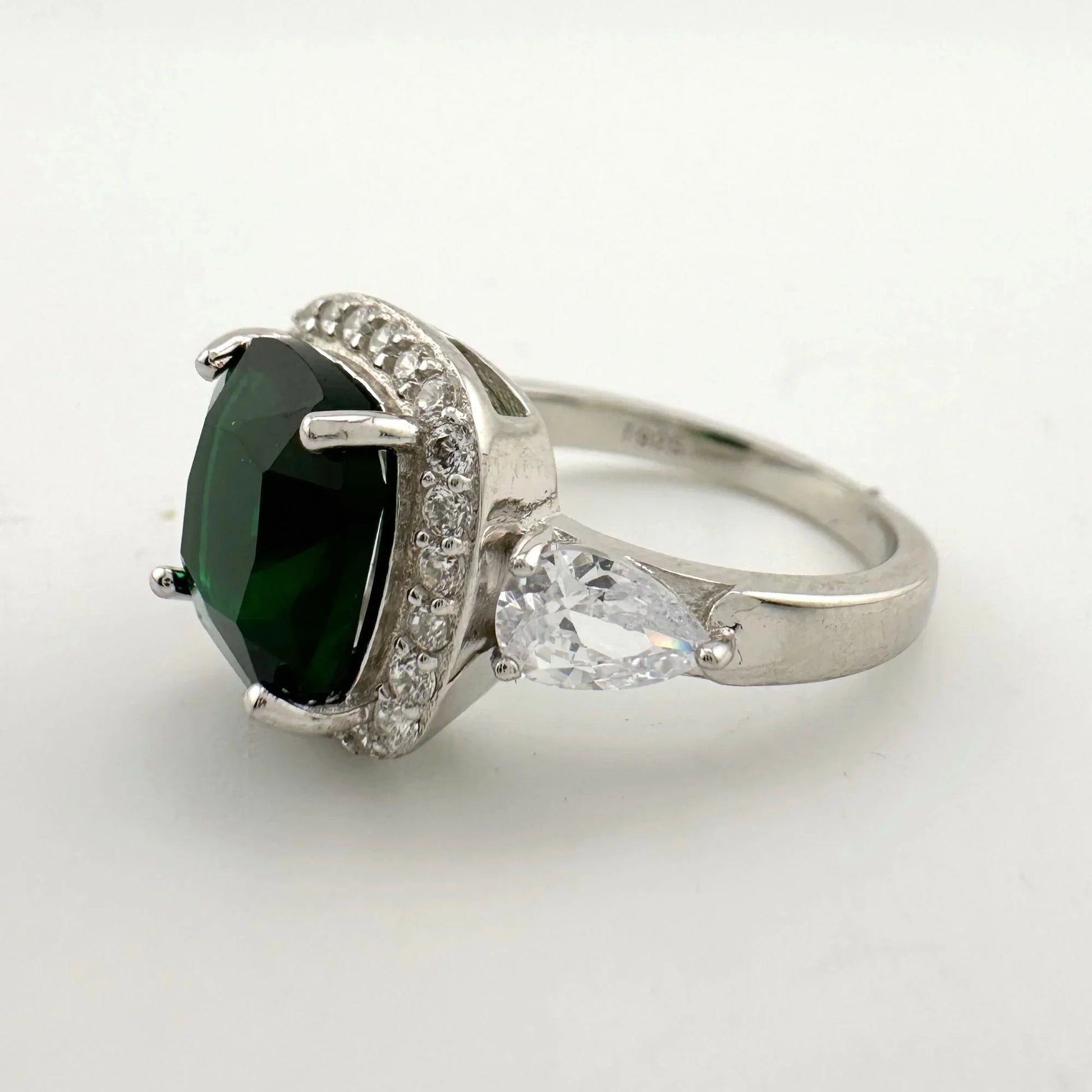 3.66ct Lab Created Emerald and White Gemstone Ring Size 7 - A+ Stuff