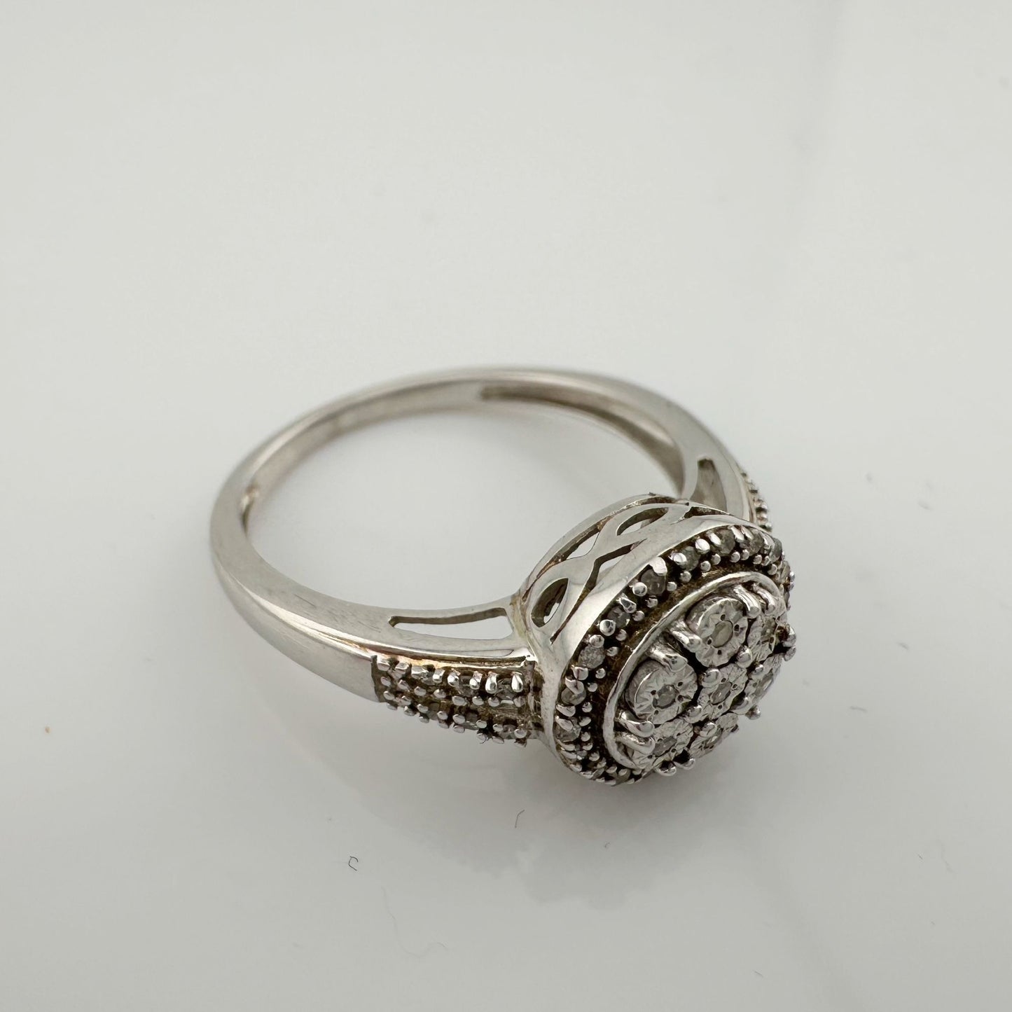 Pretty Round Natural Diamond Ring Size 7