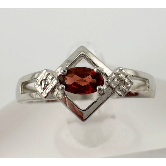 Romanitc and Beautiful Natural Garnet Ring Size 8