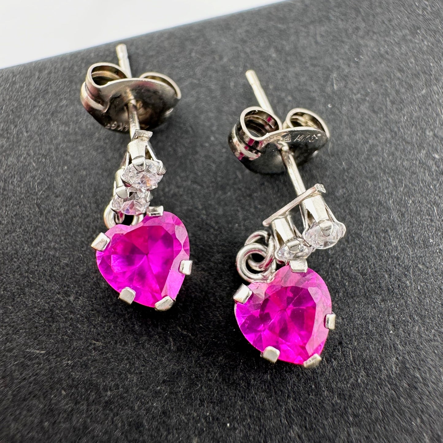 10kt White Gold Pink Sapphire Heart Dangle Earrings