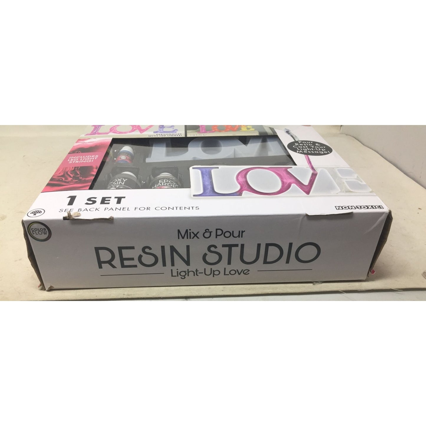 Color Flow Mix & Pour Resin Studio Light Up Love New in Box (Non toxic)