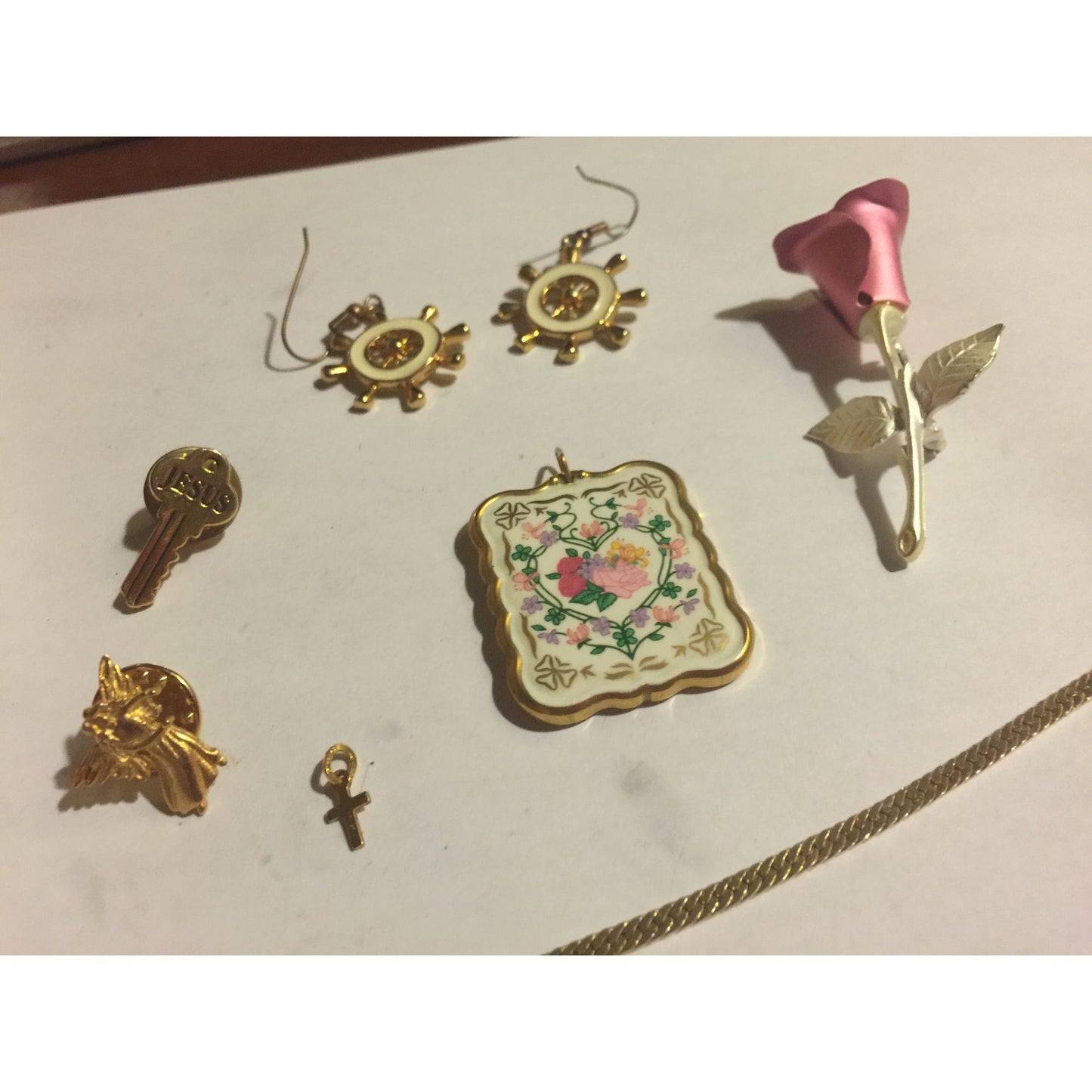 Womens Vintage Jewelry/Pin Set- Ship Wheel Earrings, Various Pins and Pendants