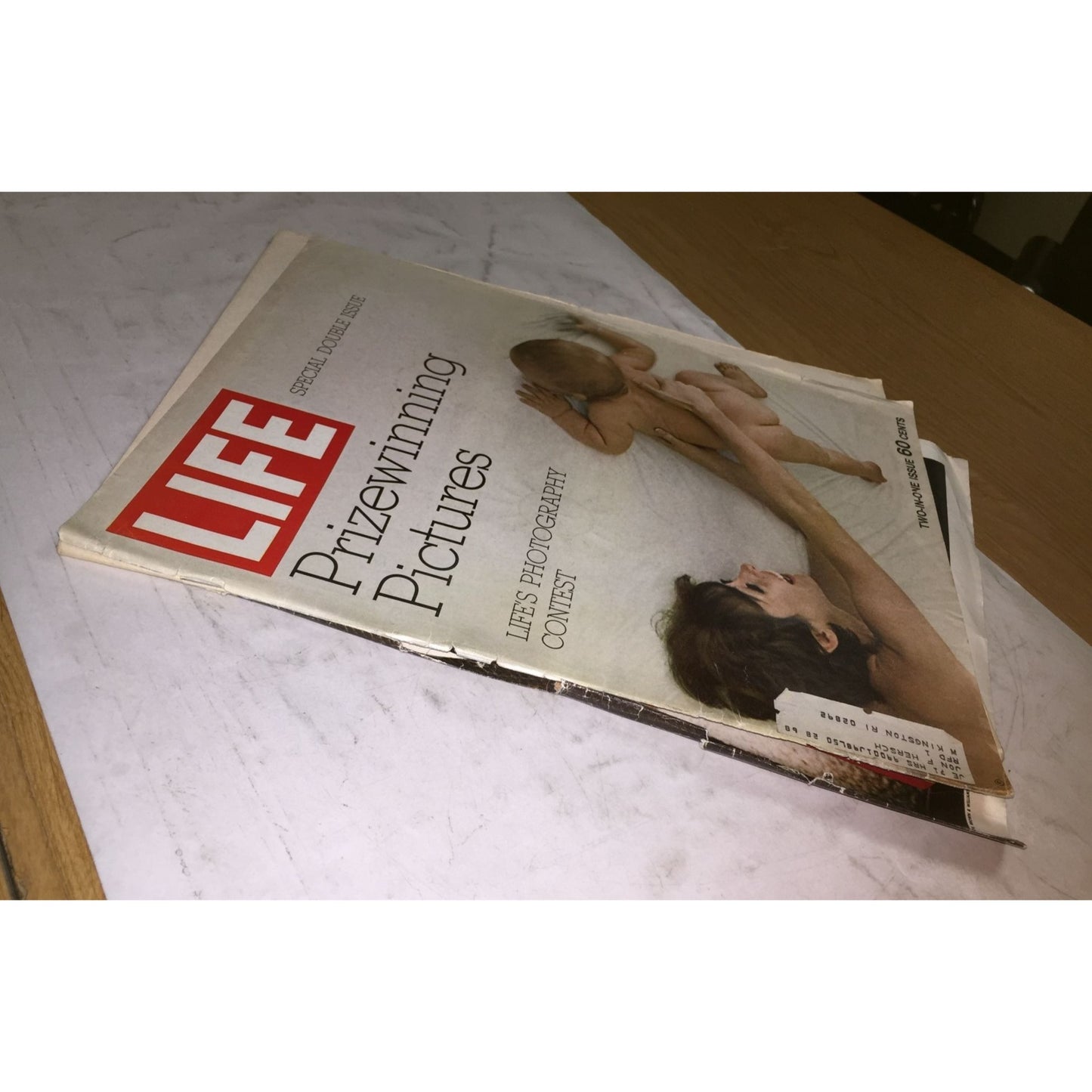 Vintage 1970 December 25 LIFE Magazine, Prizewinning Pictures