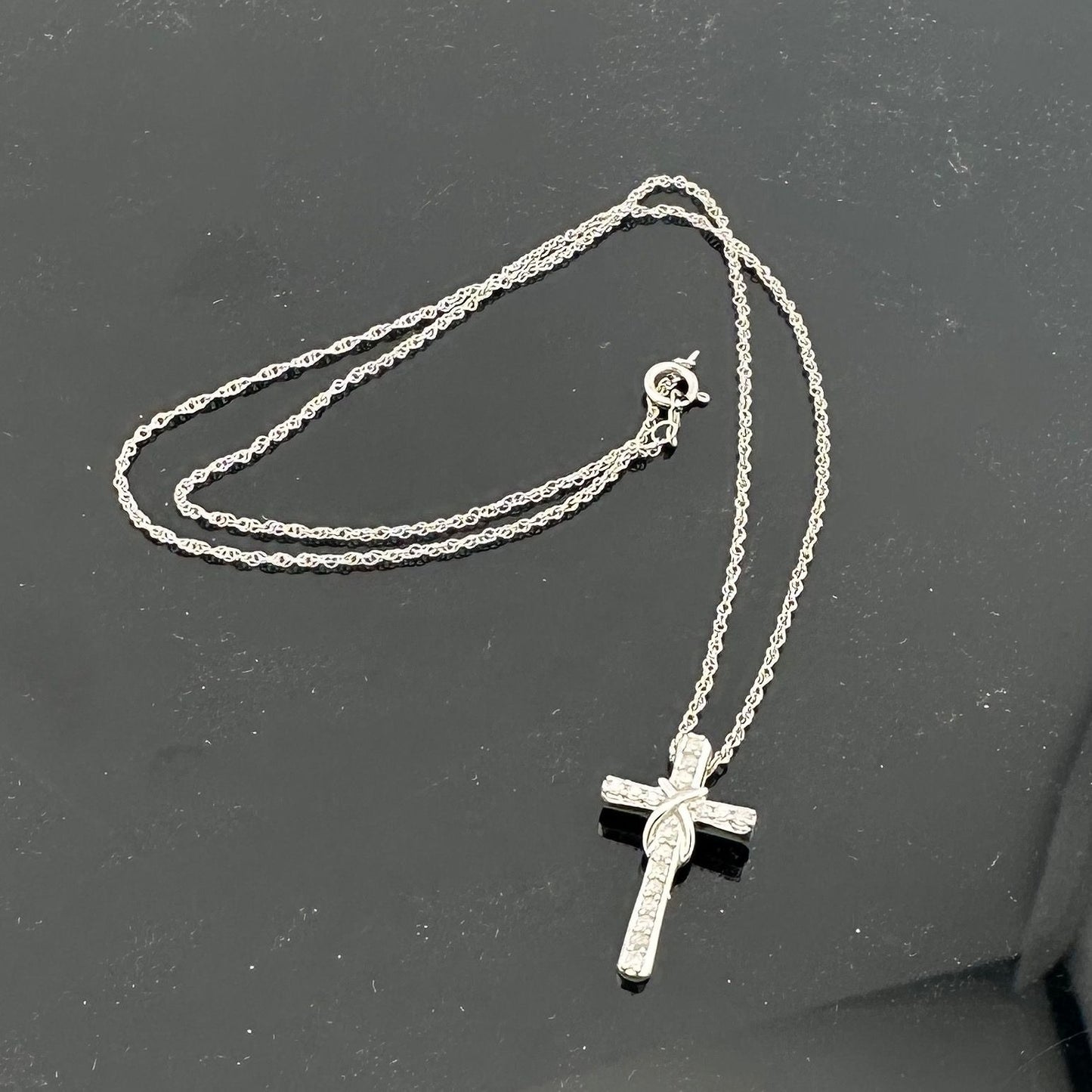 Beautiful Detailed 1/4 ct Diamond Cross Necklace - Sterling Silver