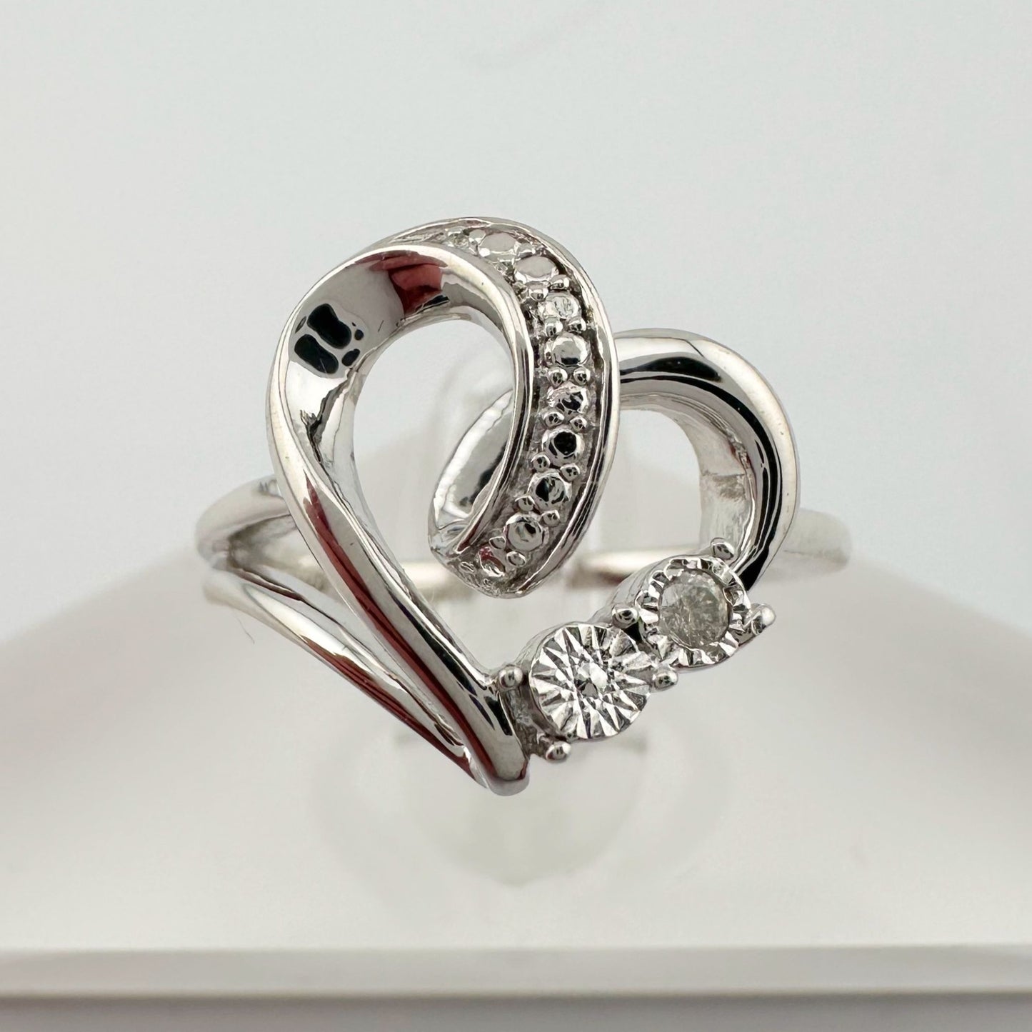 Beautiful Heart Shaped Diamond Accent Ring Sterling Silver Size 5.25