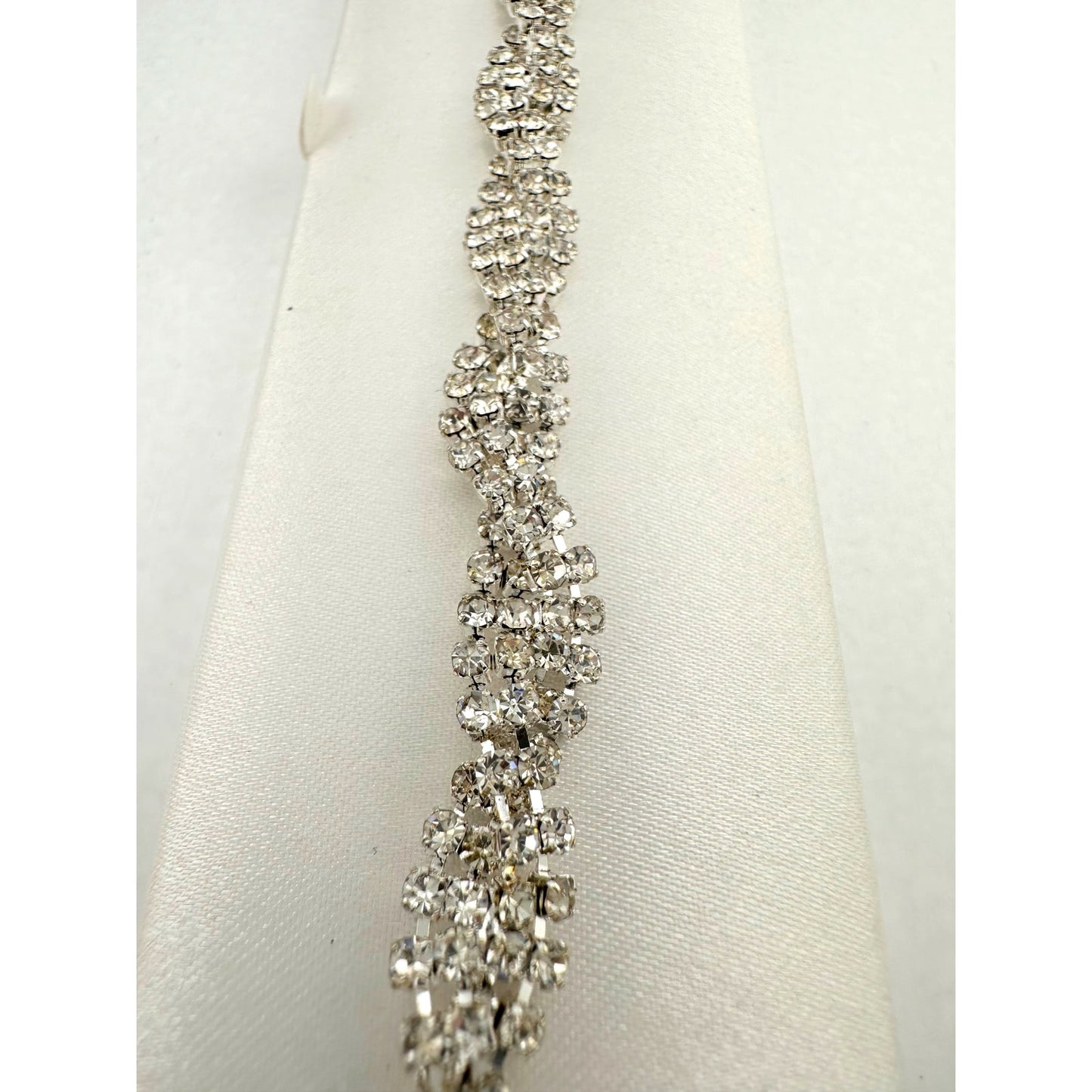 Friedman Jewelers Shimmering White Crystal Fashion Bracelet In Box