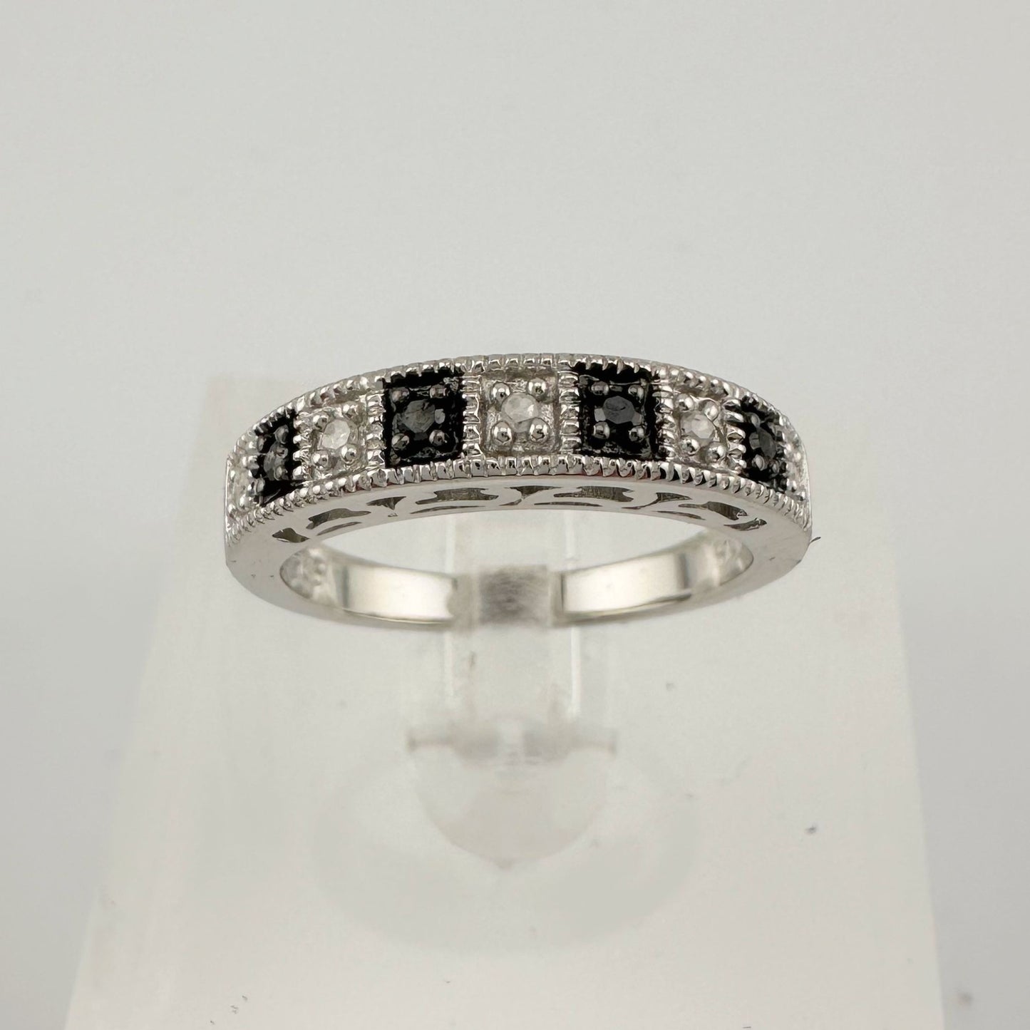 Natural Black and White Diamond Band Ring - size 7.25