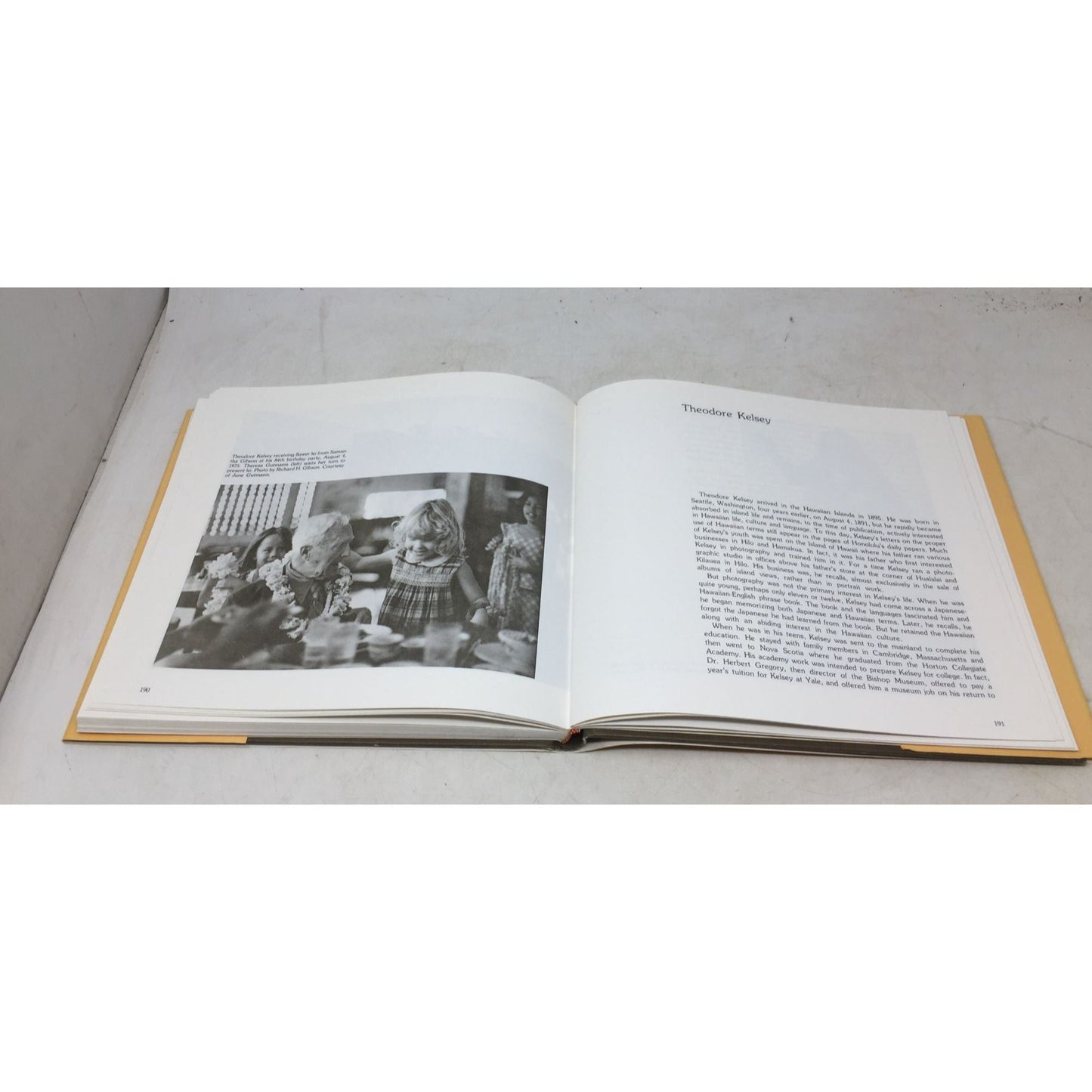 "Photographers of Old Hawaii" by Joan Abramson unbranded  A+ Stuff Books