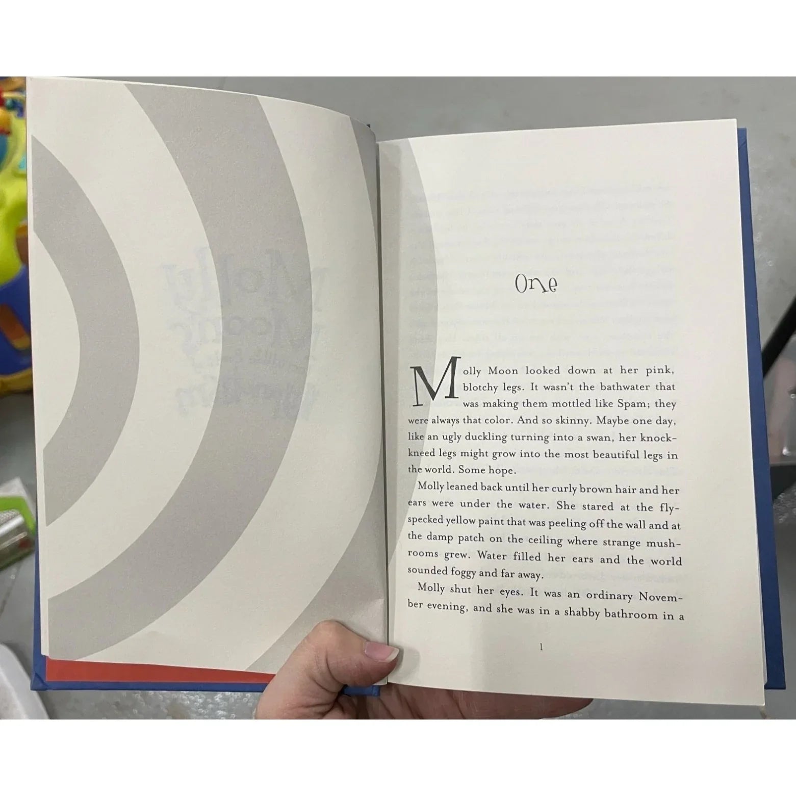 Molly Moon's Incredible Book of Hypnotism By Byng Georgia - A+ Stuff