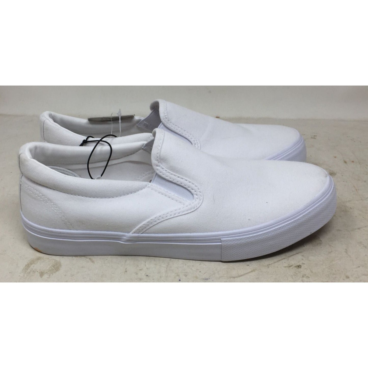 No Boundaries Memory Foam Womens Size 9 Slip on Sneakers NWT