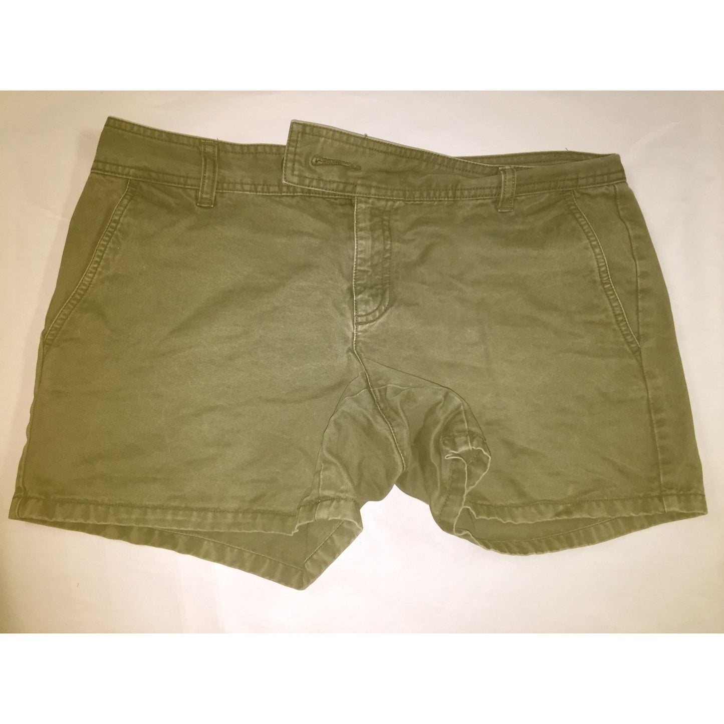 Old Navy Womens Size 10 Olive Green Shorts w/ Pockets