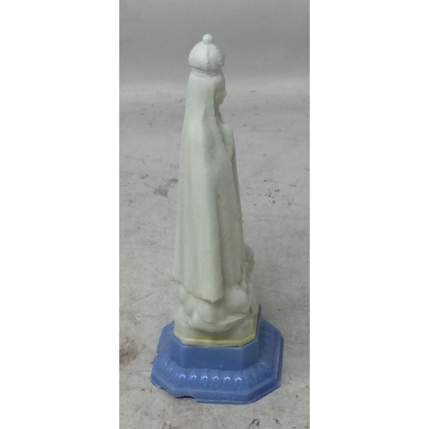 Vintage Praying Saint Figurine w angels at her feet- 4.5 Inches tall