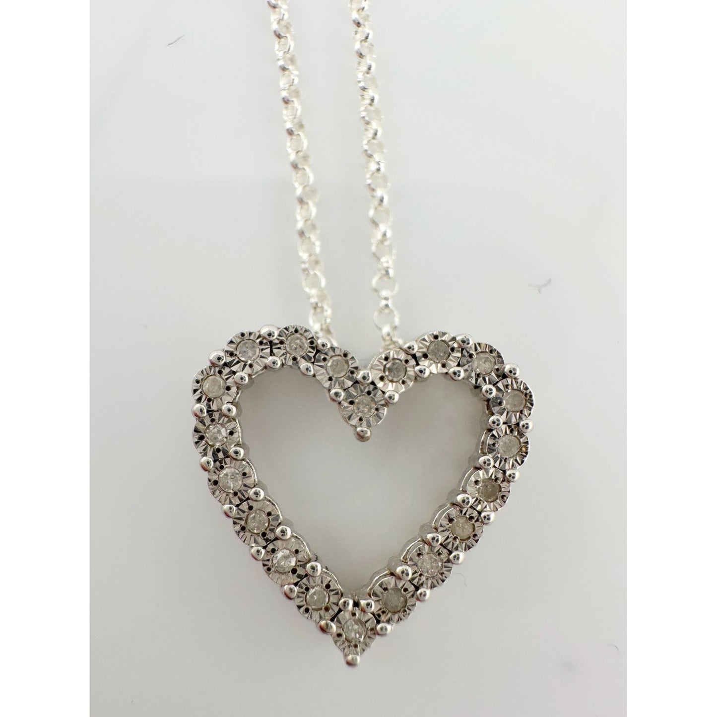 Beautiful Heart Necklace w Natural Diamonds in Illusion Settings