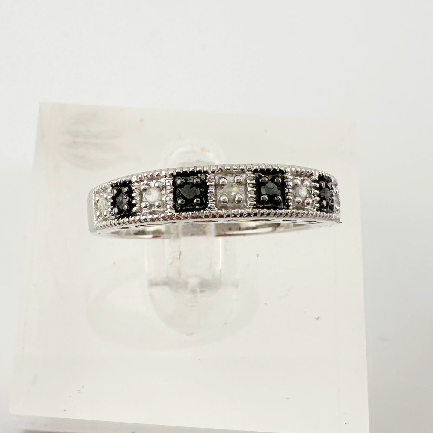 Natural Black and White Diamond Band Ring - size 7.25