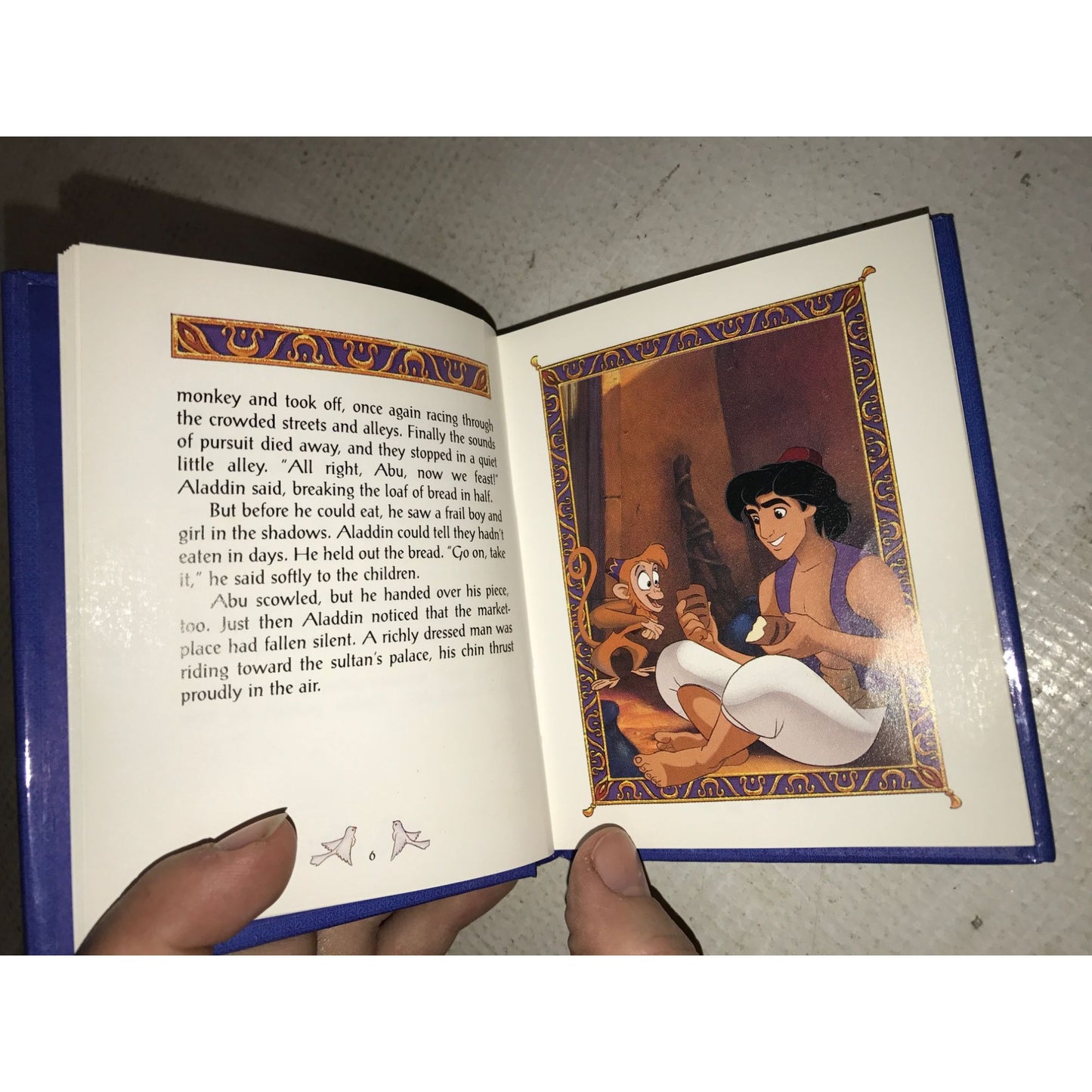 Disney's Aladdin Vintage 1996 Disney Press Miniature Book