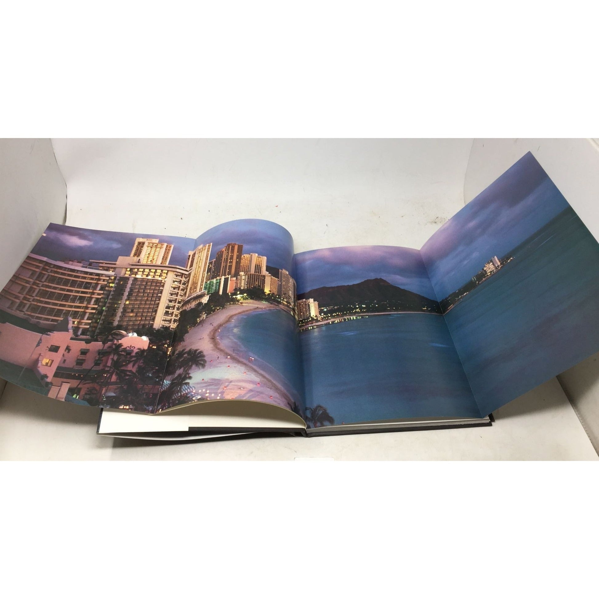 Hardcover Pictorial Book Titled "Hawaii" A+ Stuff  A+ Stuff Books