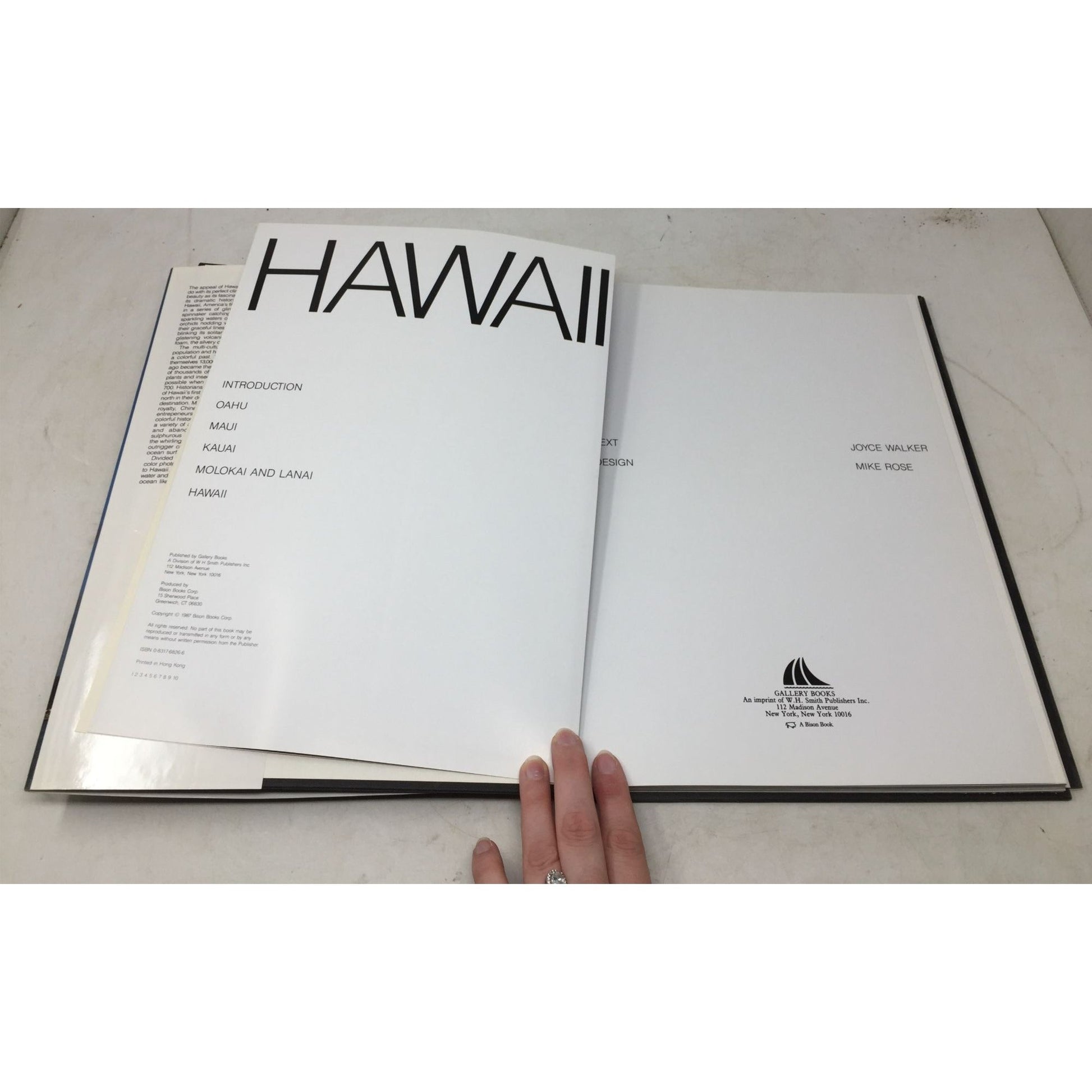 Hardcover Pictorial Book Titled "Hawaii" A+ Stuff  A+ Stuff Books