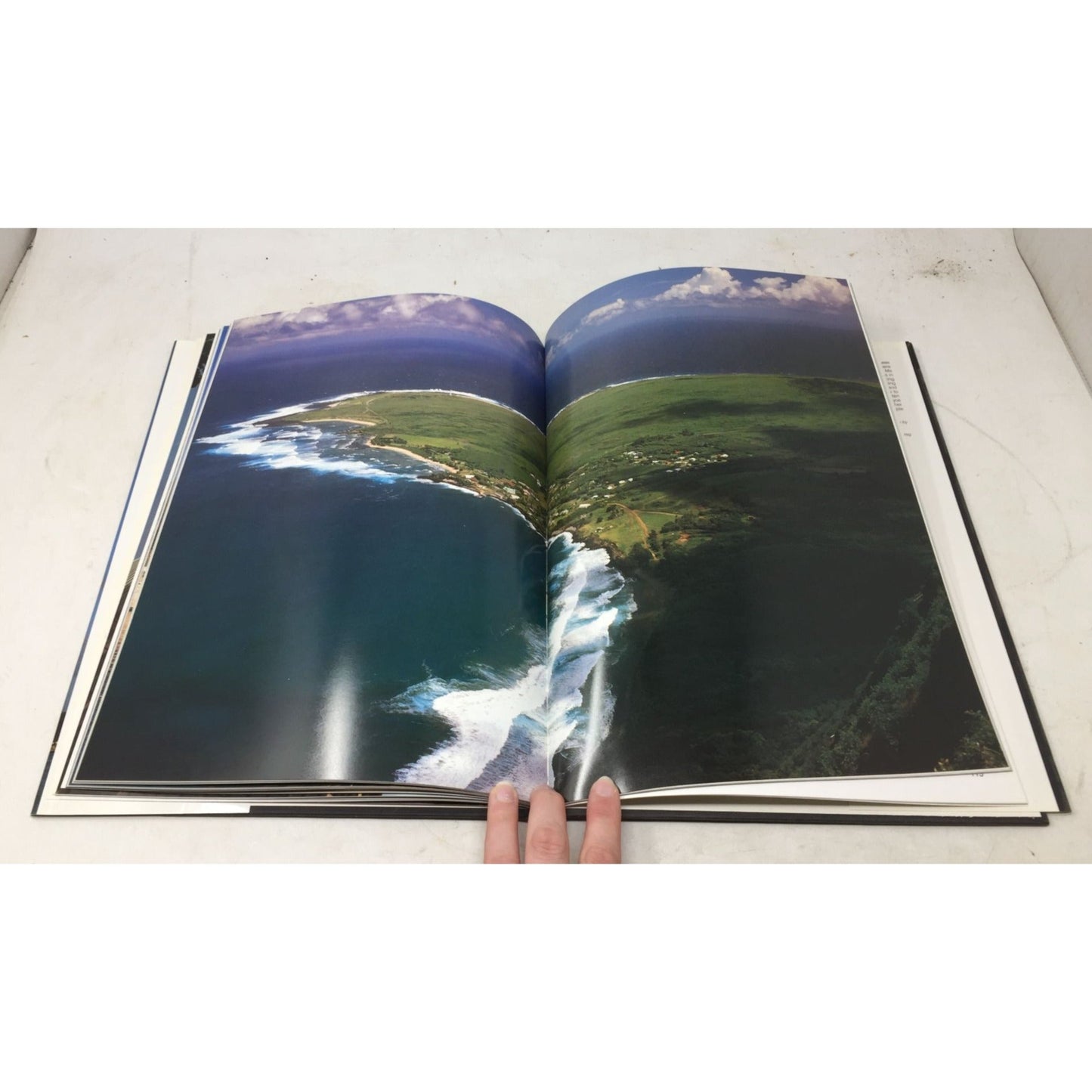 Hardcover Pictorial Book Titled "Hawaii" A+ Stuff  A+ Stuff Books
