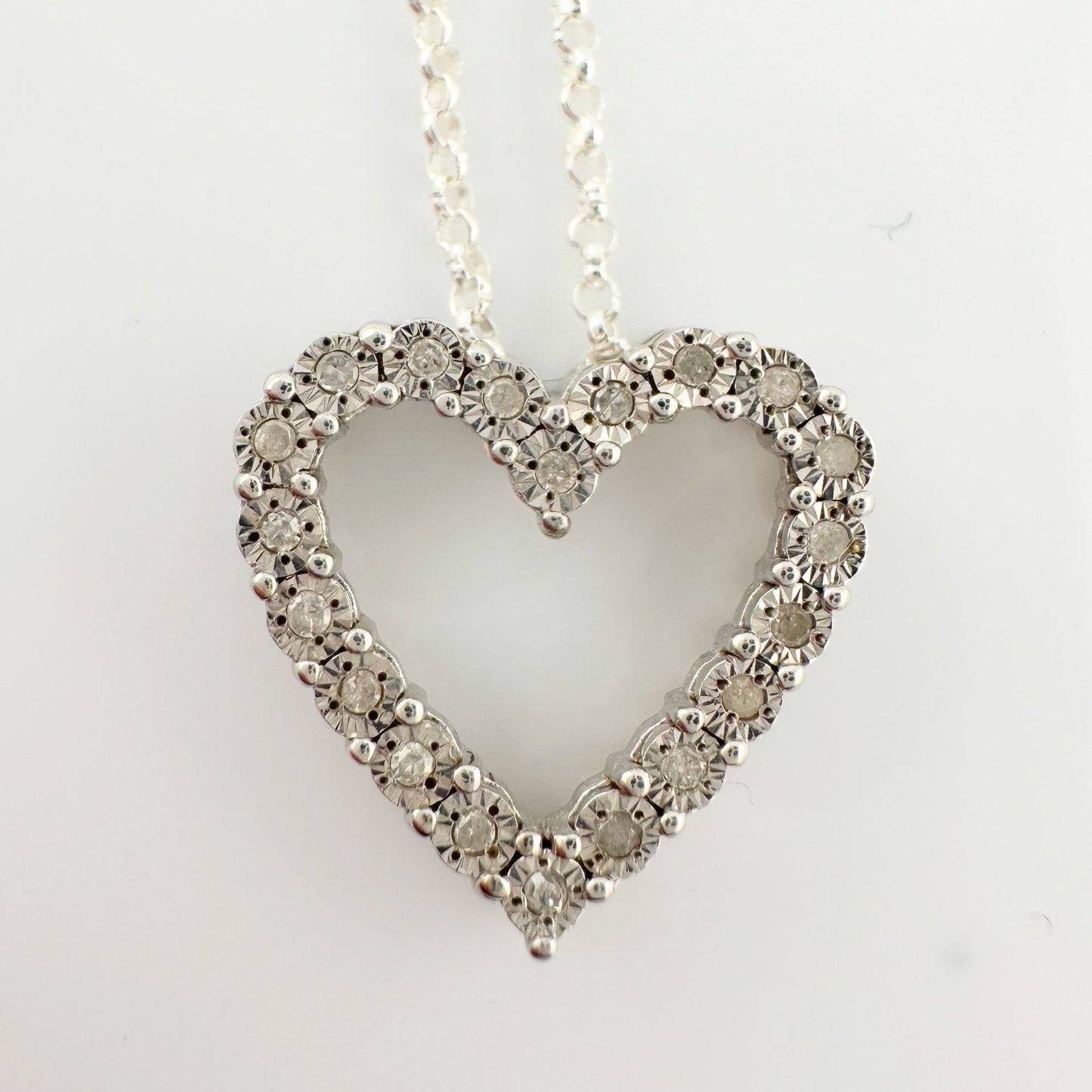 Beautiful Heart Necklace w Natural Diamonds in Illusion Settings