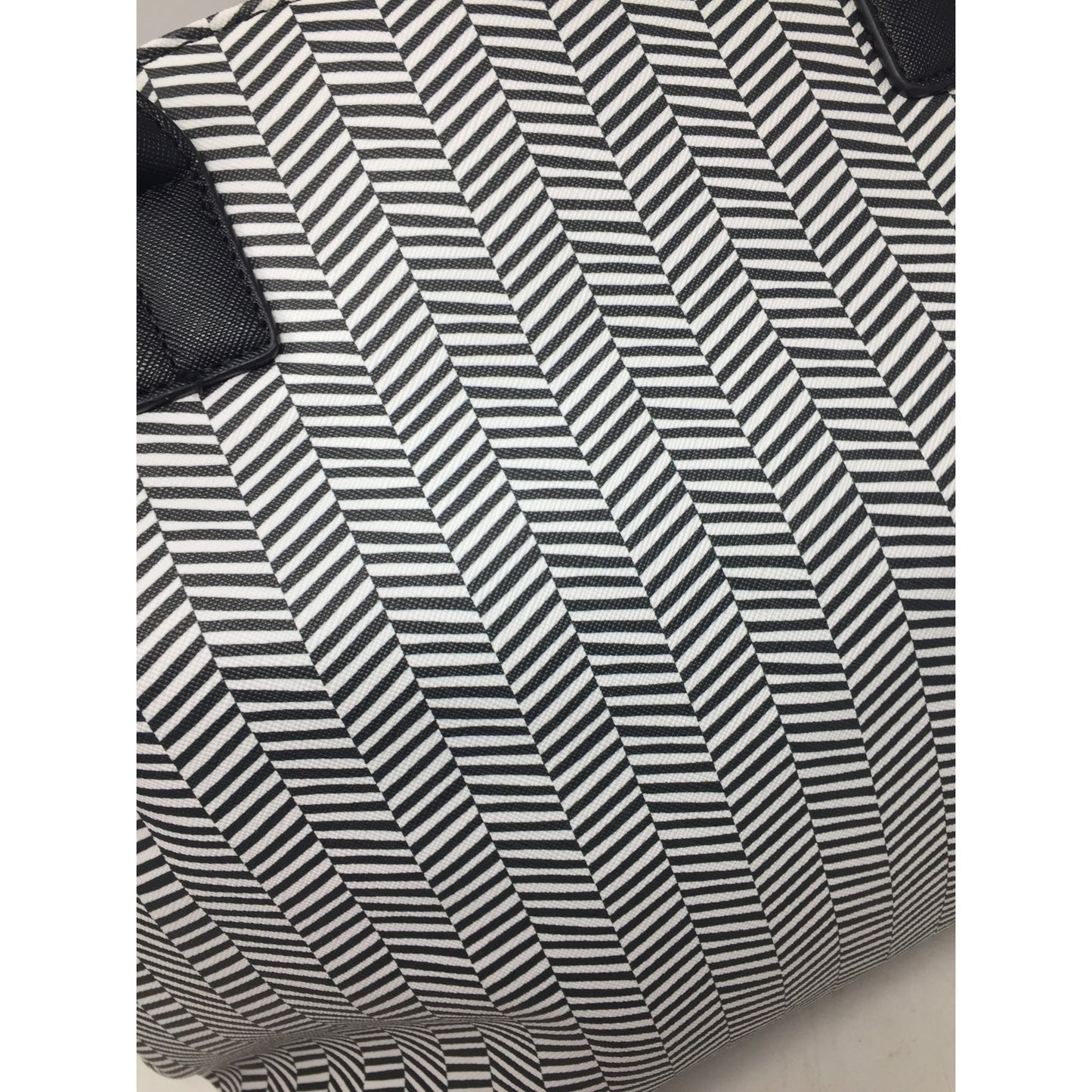 Trina Turk Optical Illusion Black & White Chevron 2 Way Tote NWT