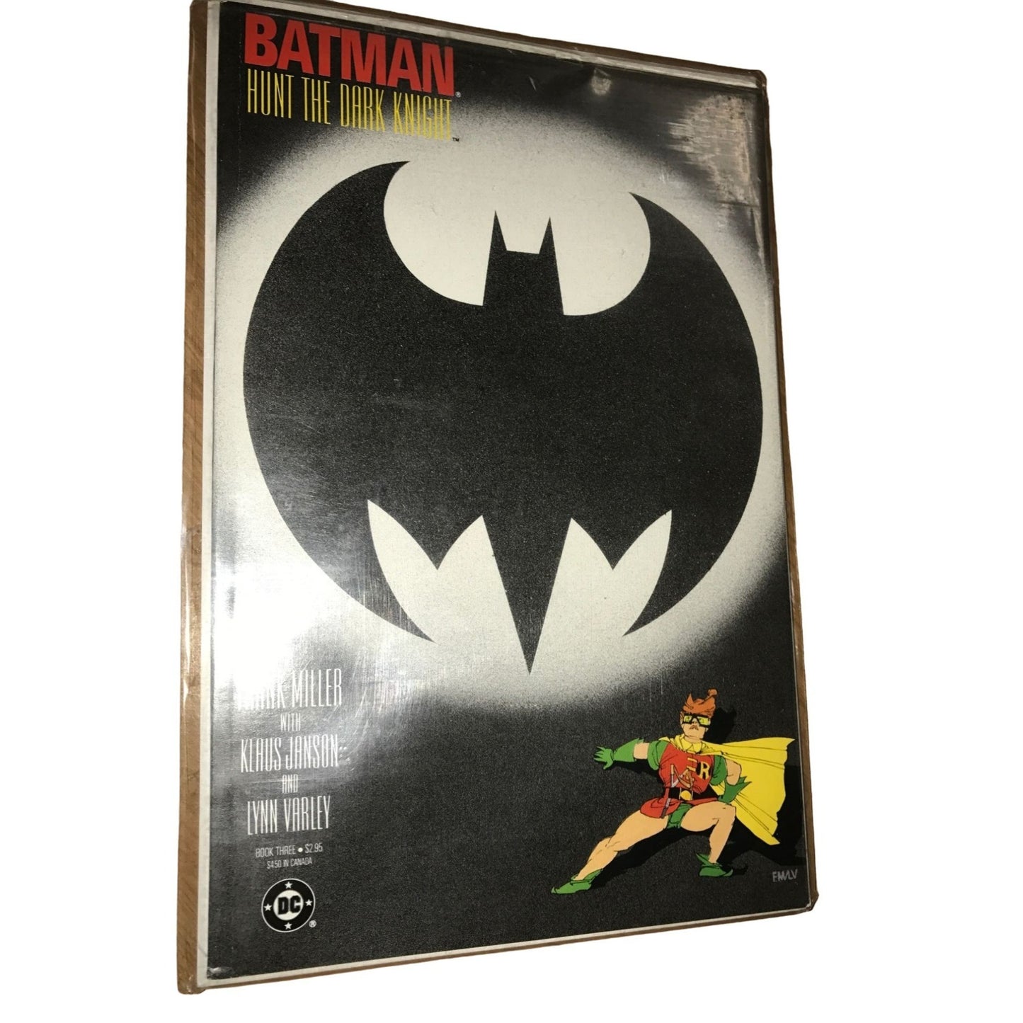 Batman Hunt the Dark Knight - book 3 - 1986- Comic Book Graphic Novel