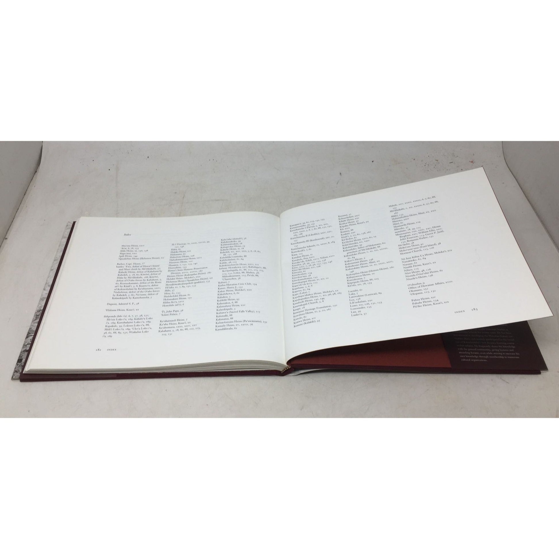 Pana O'ahu: Sacred Stones, Sacred Land by Jan Becket and Joseph Singer unbranded  A+ Stuff Books