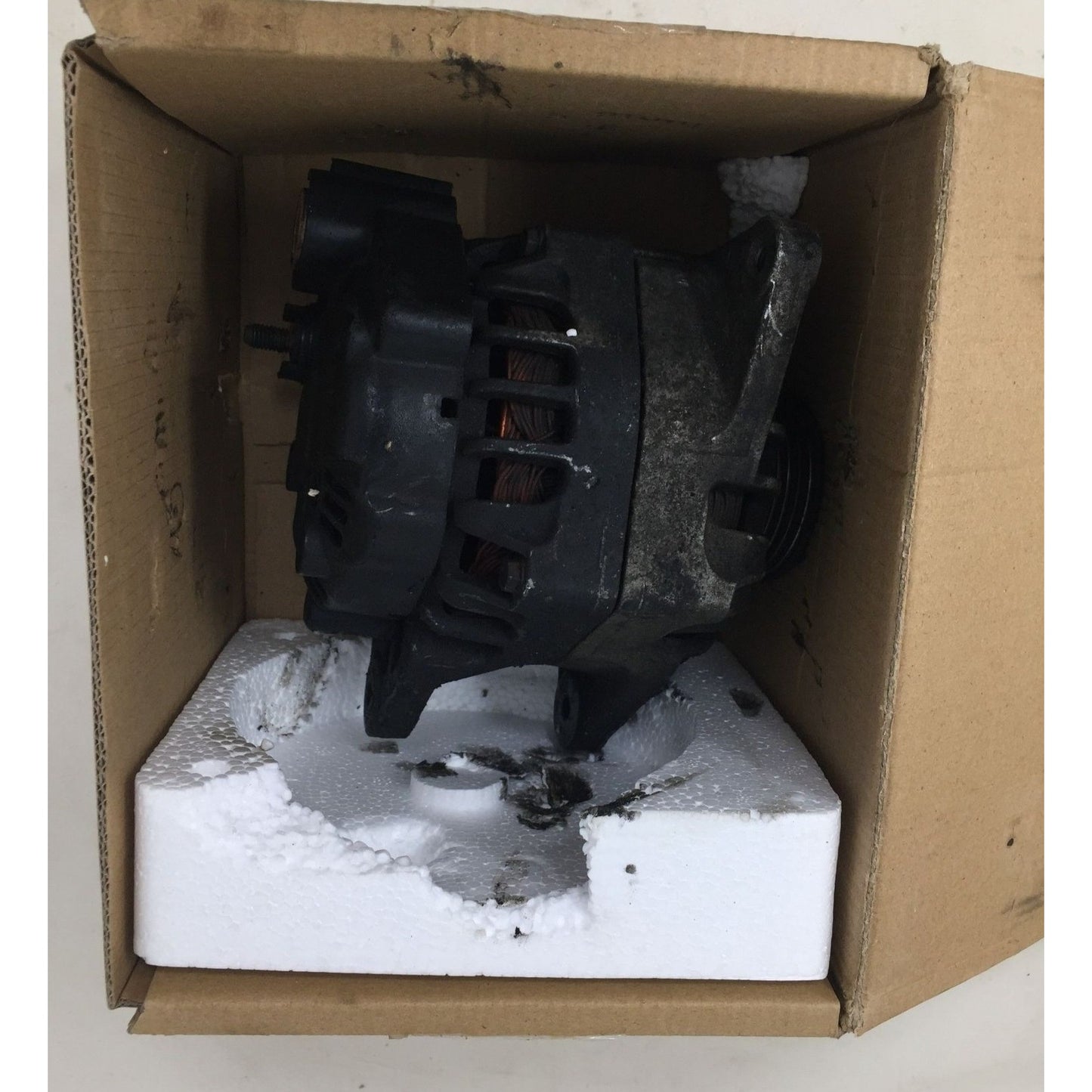 Valeo Electrical Alternator For Kia Auto Part Replacement in box