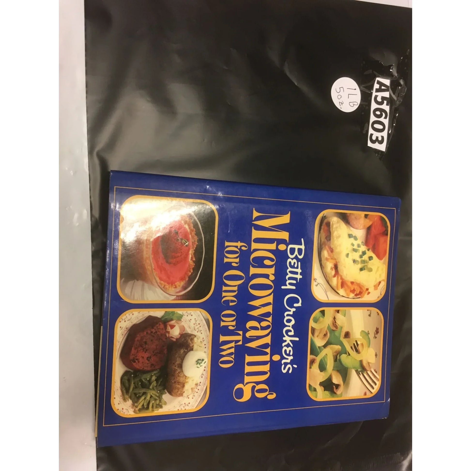 Vintage 1985 Betty Crocker‘s Microwaving For One or Two Book - A+ Stuff