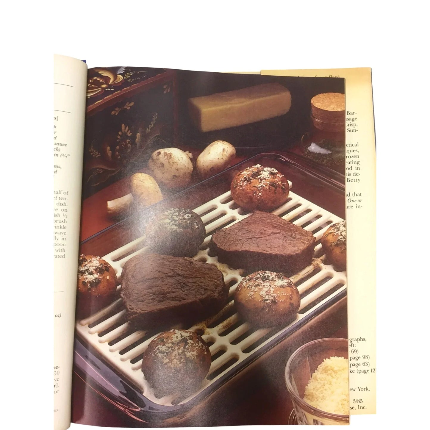 Vintage 1985 Betty Crocker‘s Microwaving For One or Two Book - A+ Stuff