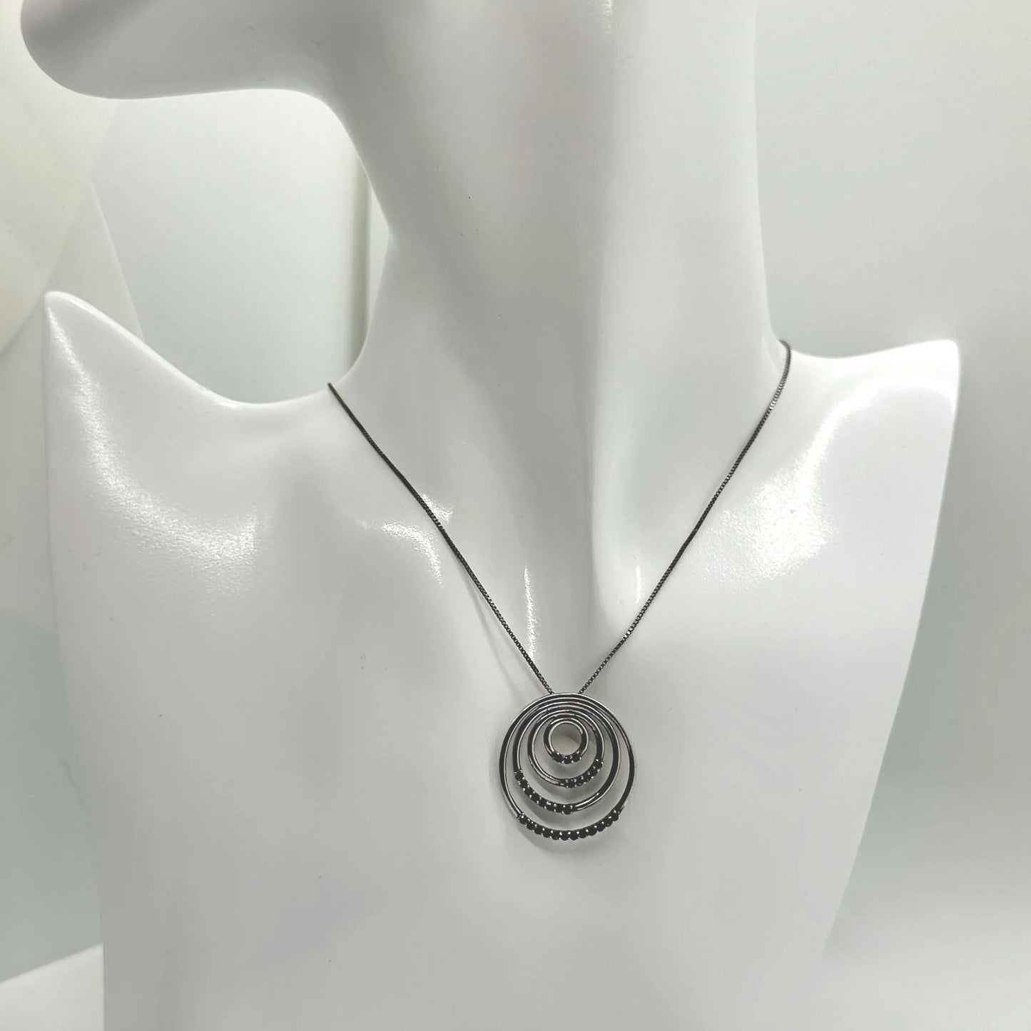 Beautiful Concentric Rings Ceylon Sapphire Necklace - Sterling Silver Setting - Unique Design - A+ Stuff