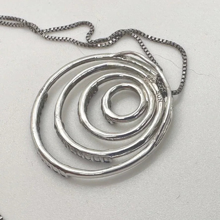 Beautiful Concentric Rings Ceylon Sapphire Necklace - Sterling Silver Setting - Unique Design - A+ Stuff