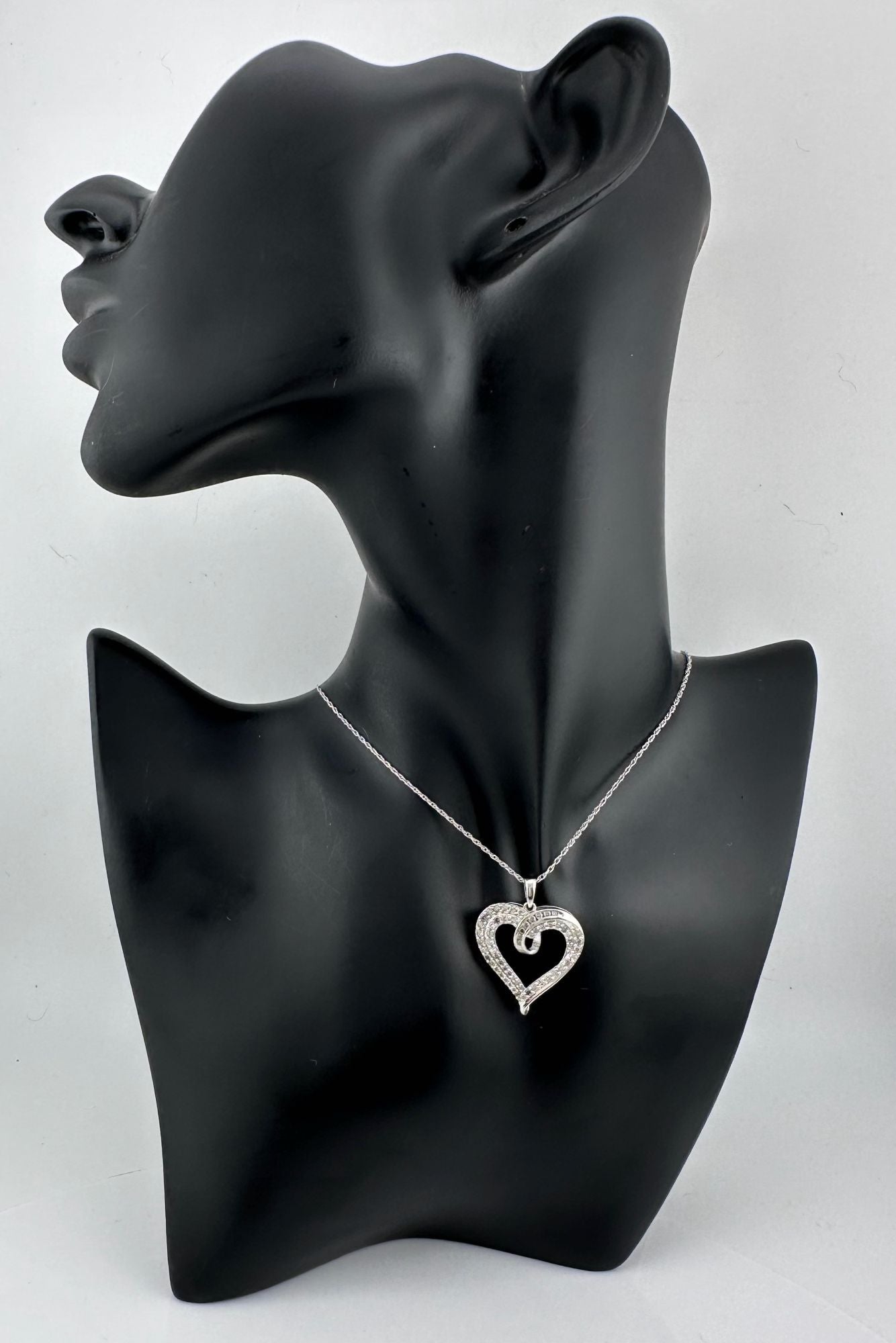 Stunning 1 Ct Natural Diamond Heart Shaped Pendant Necklace