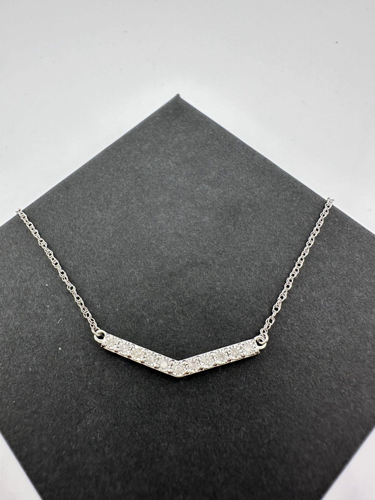 Chevron Illusion Set Diamond Bar Necklace