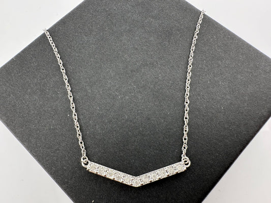 Chevron Illusion Set Diamond Bar Necklace