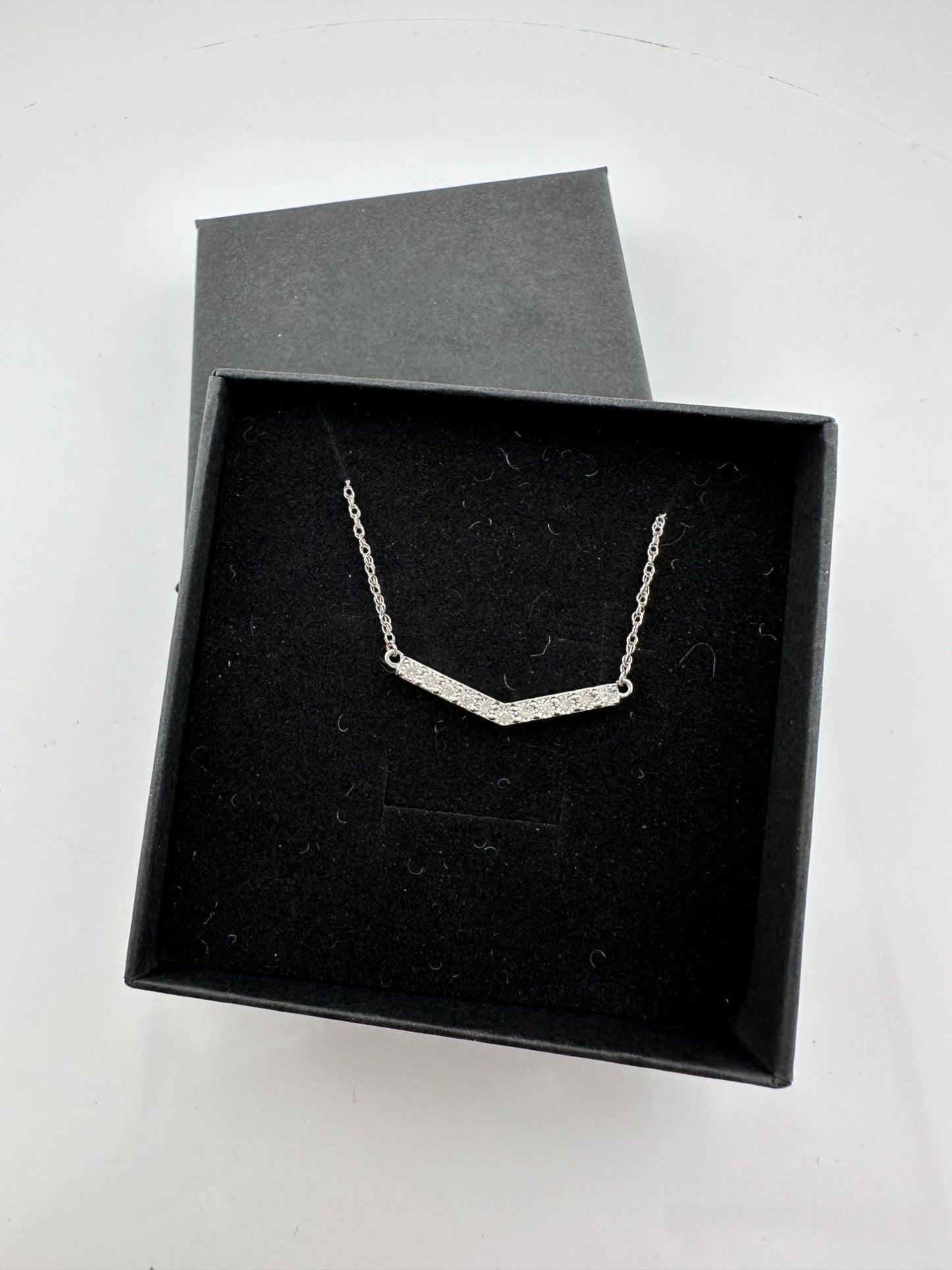 Chevron Illusion Set Diamond Bar Necklace