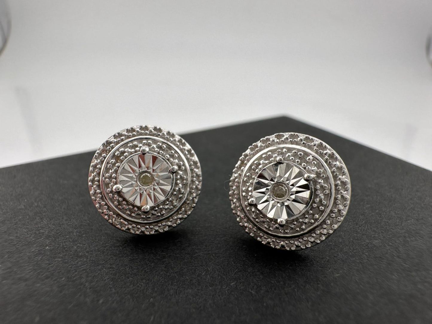 Round Illusion Diamond Stud Earrings