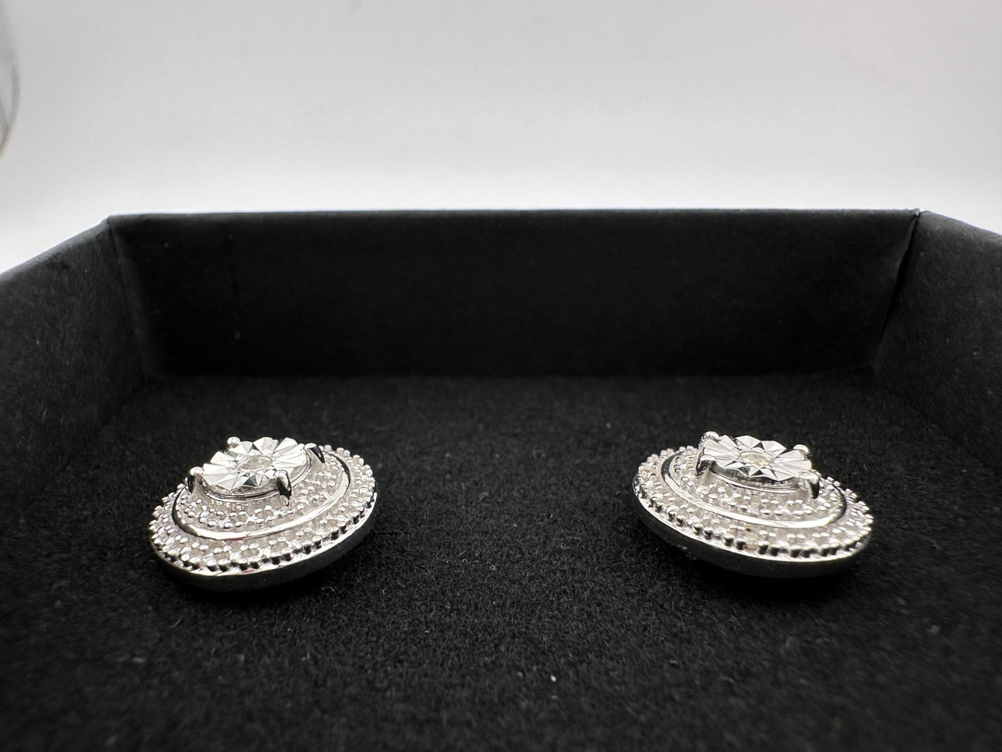 Round Illusion Diamond Stud Earrings