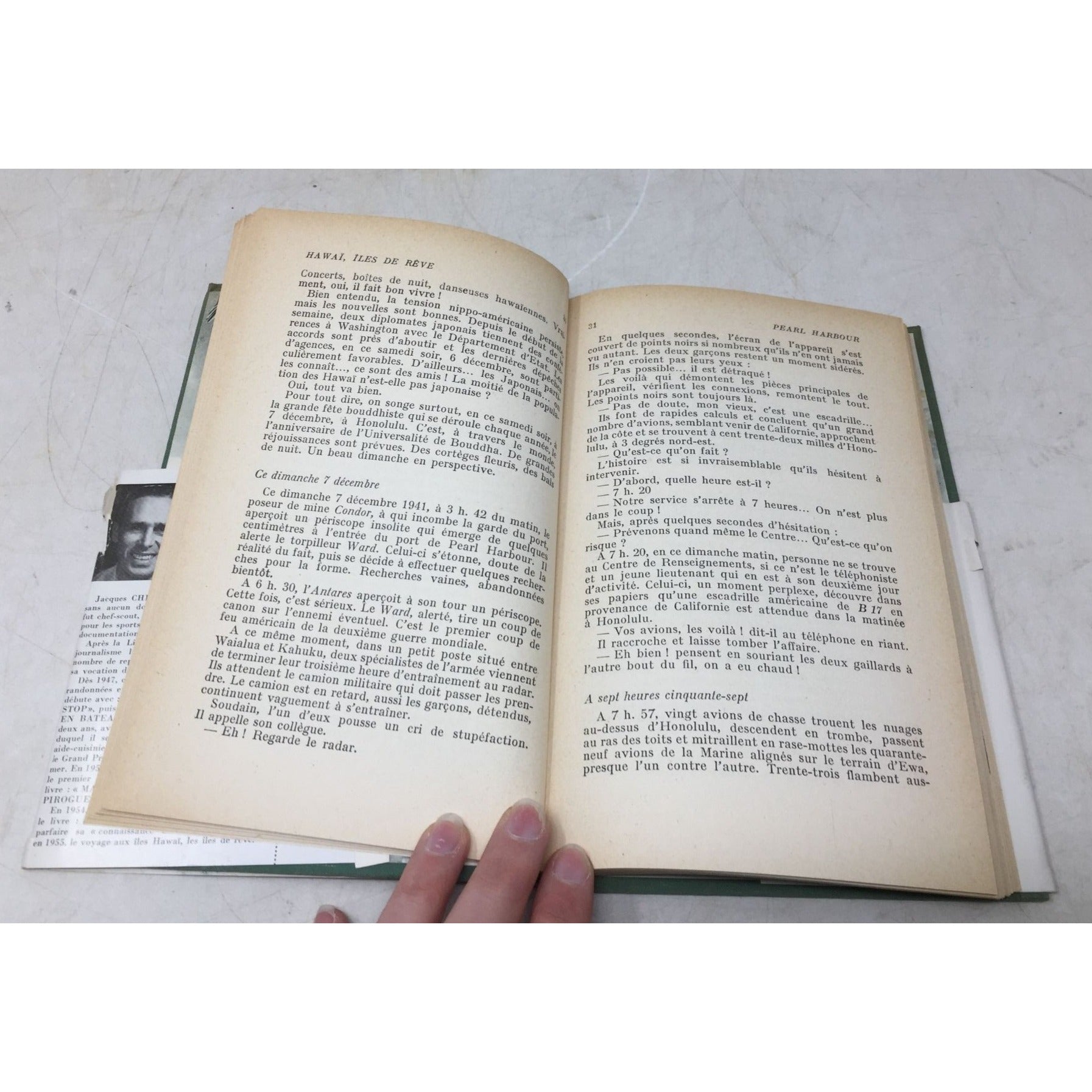 Vintage Collectible Book Titled "Hawaï, Îles De Rêve" by Jacques Chegaray. unbranded  A+ Stuff Sheet Music