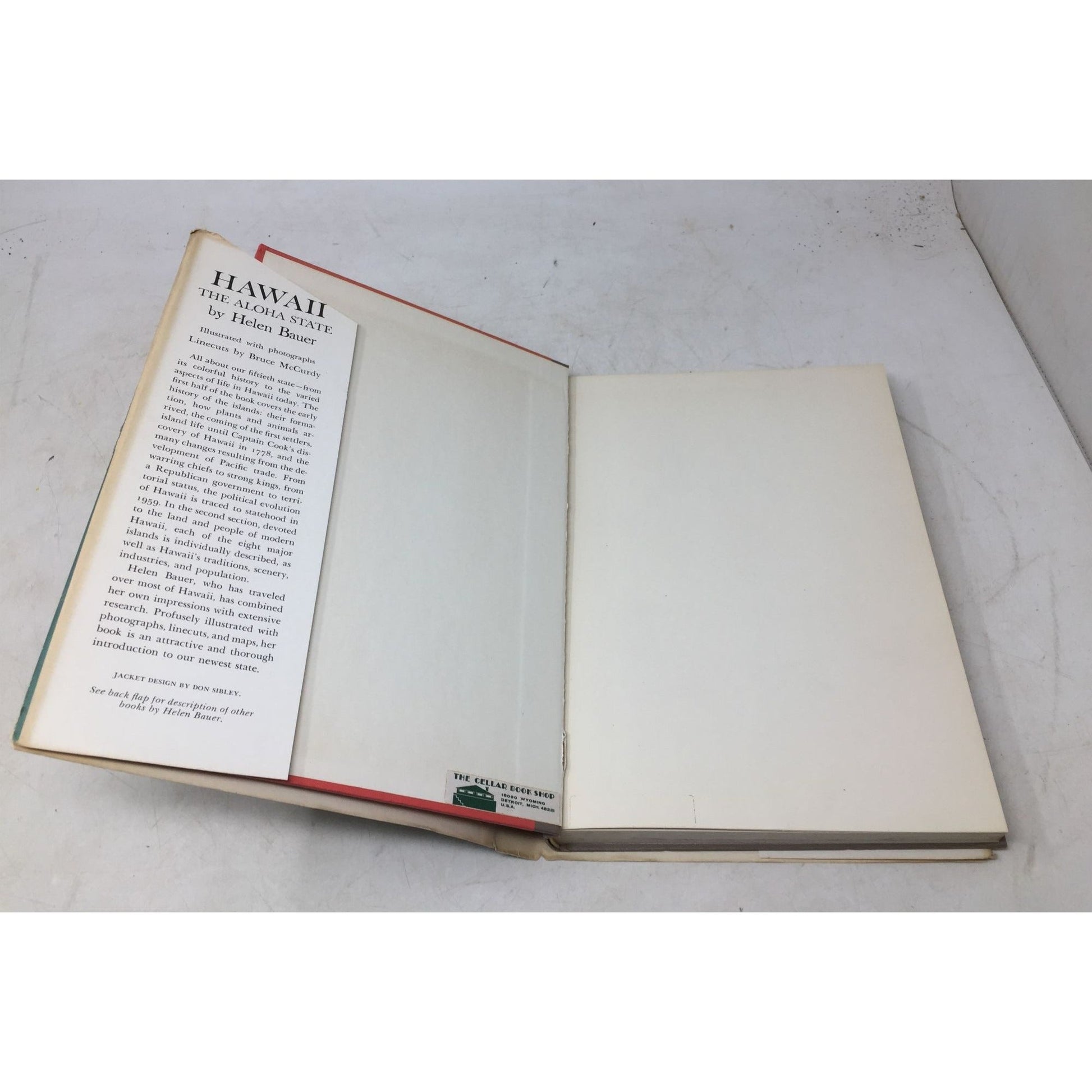 Vintage Hardcover Book Titled Hawaii, the Aloha State unbranded  A+ Stuff Vintage Books