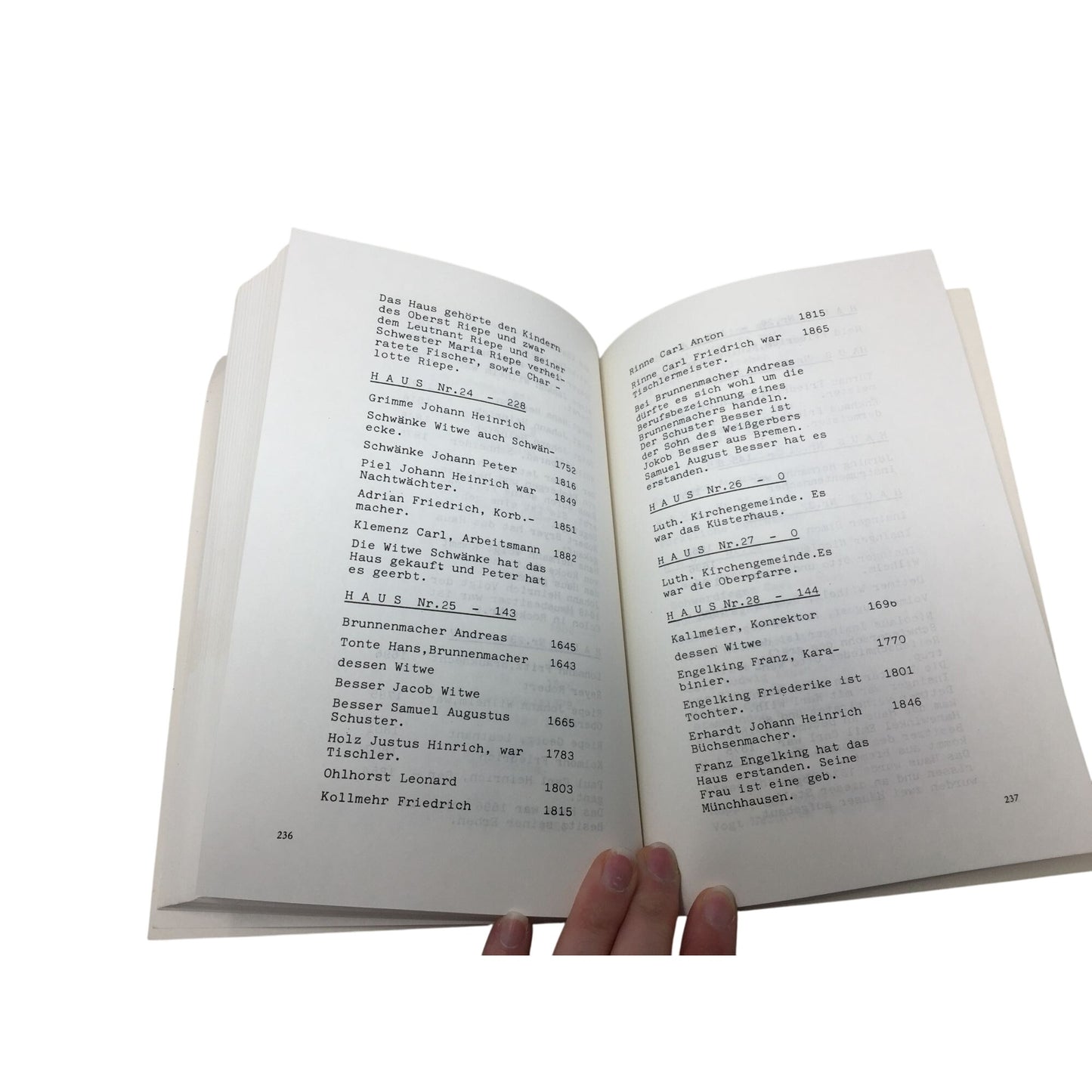 "Deutsche Ortssippenbücher: Residenz Bückeburg" by Heinrich Hokamp