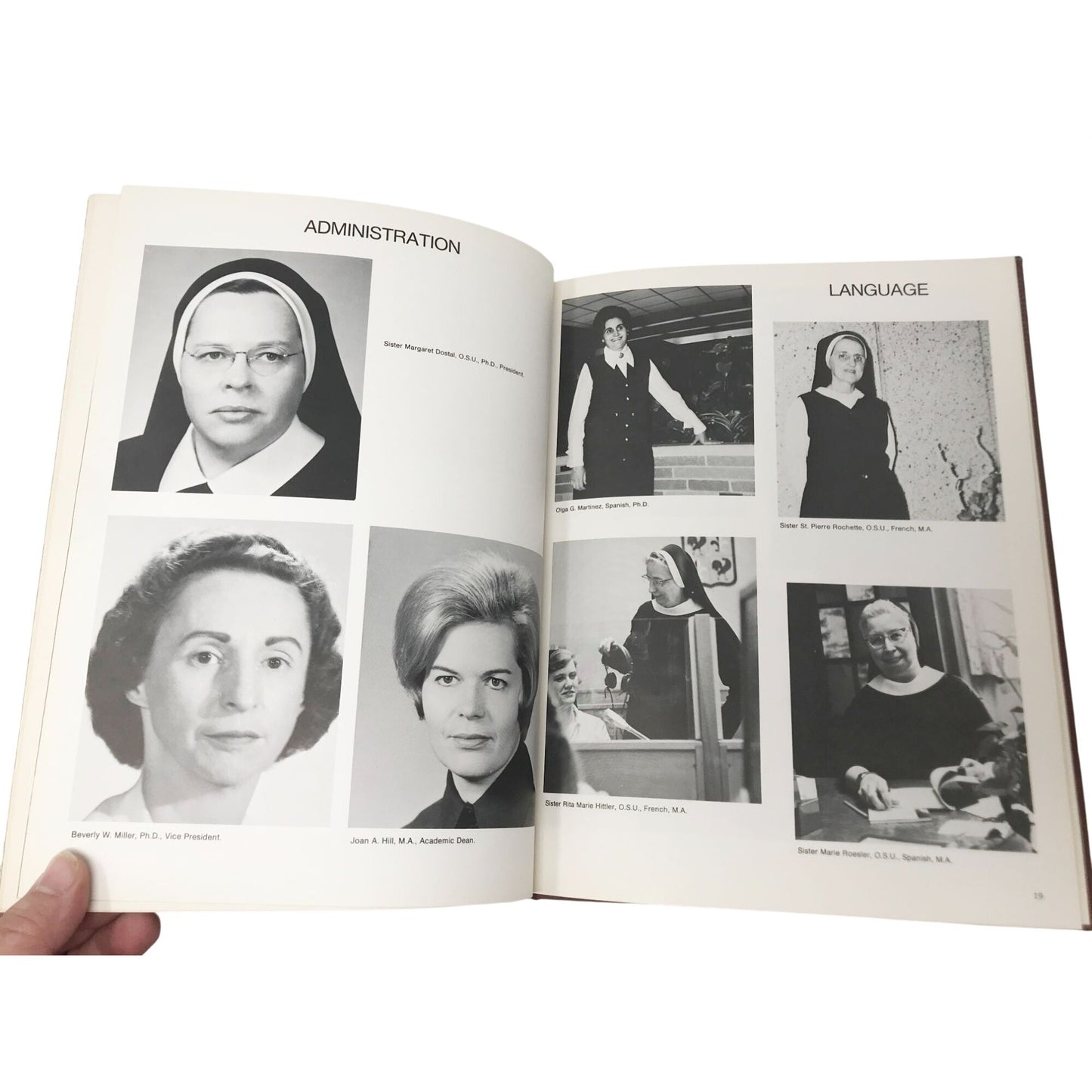 Mary Manse College (Toledo, Ohio) 1970 Yearbook / Annual  - w Graduating Class Photo