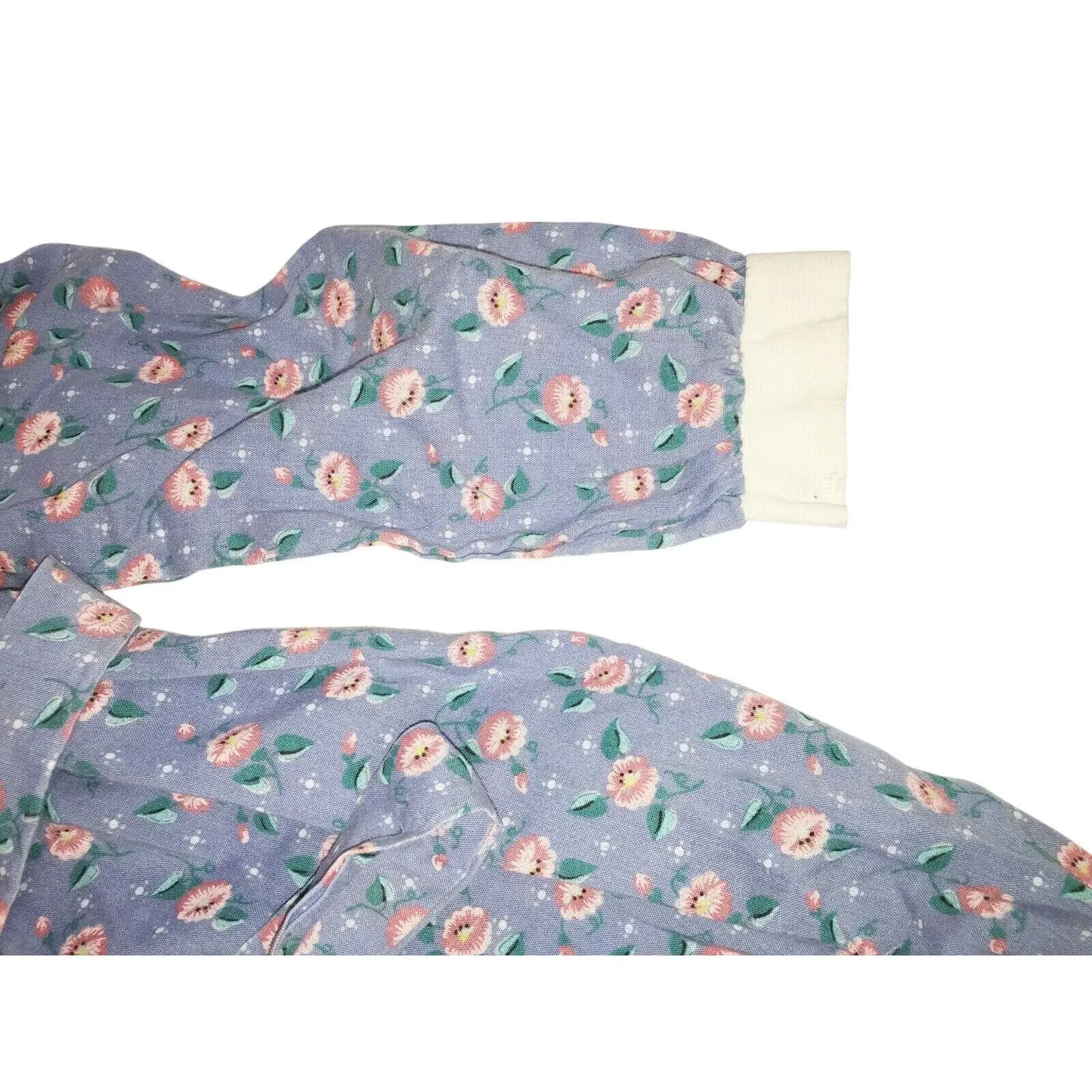 Long sleeve with blue floral print fabric and white ribbed cuff