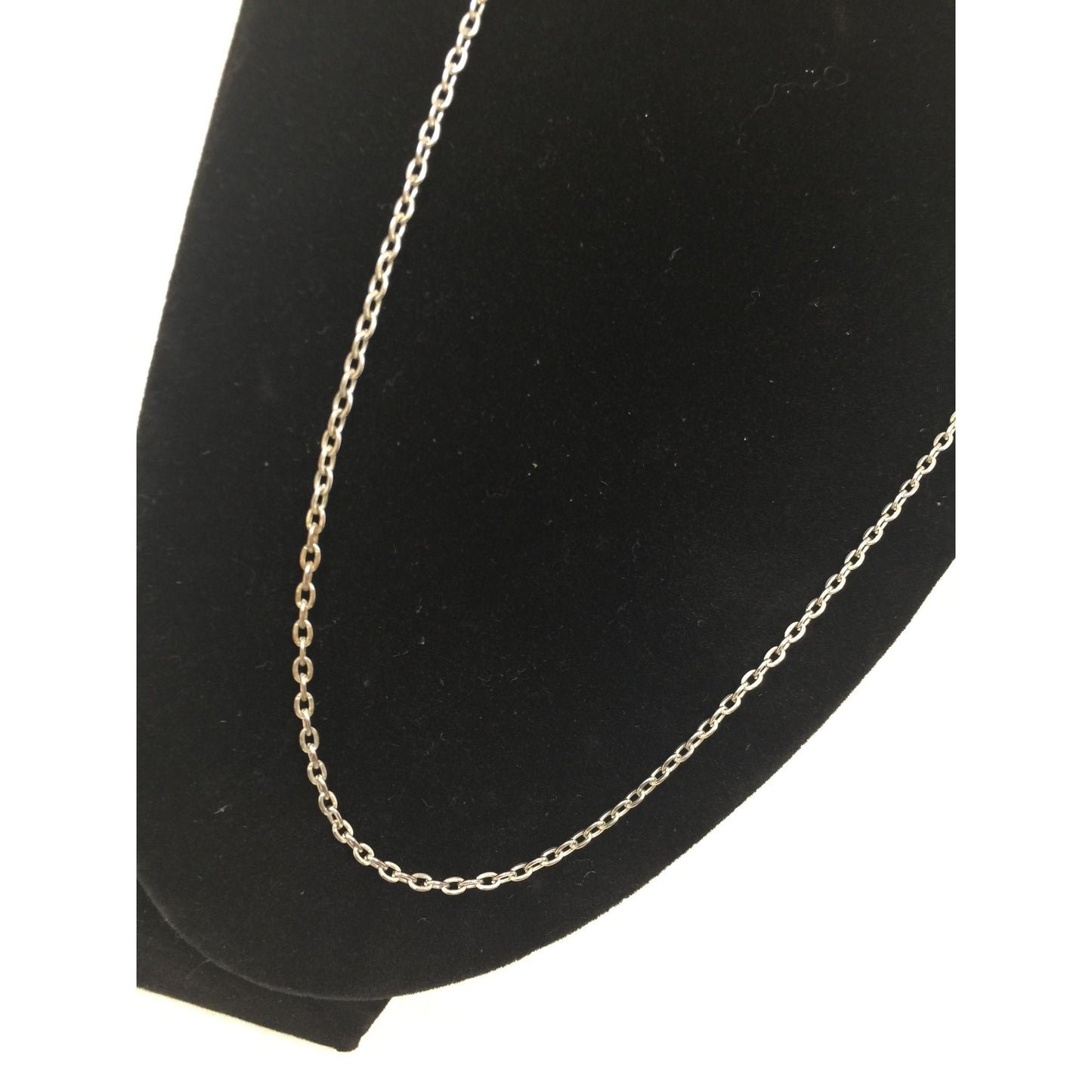 Unisex Silver Tone Chain Necklace with Clasp
