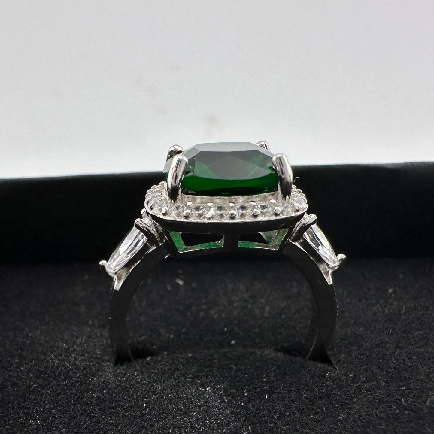 3.66ct Lab Created Emerald and White Gemstone Ring Size 7