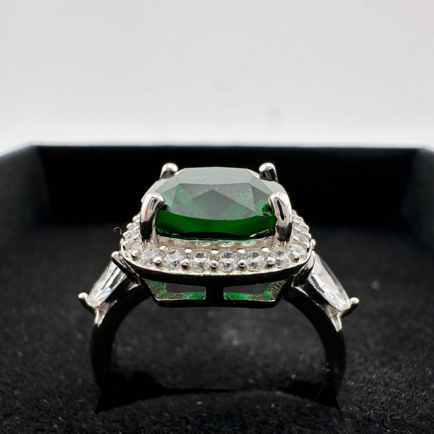 3.66ct Lab Created Emerald and White Gemstone Ring Size 7