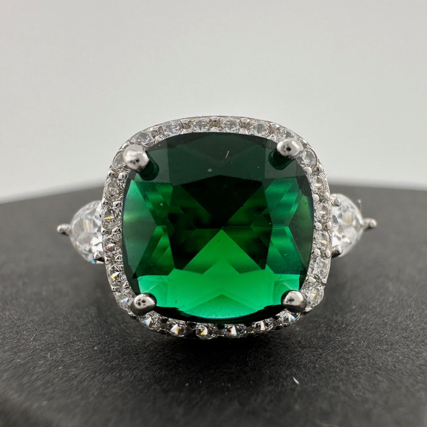 3.66ct Lab Created Emerald and White Gemstone Ring Size 7