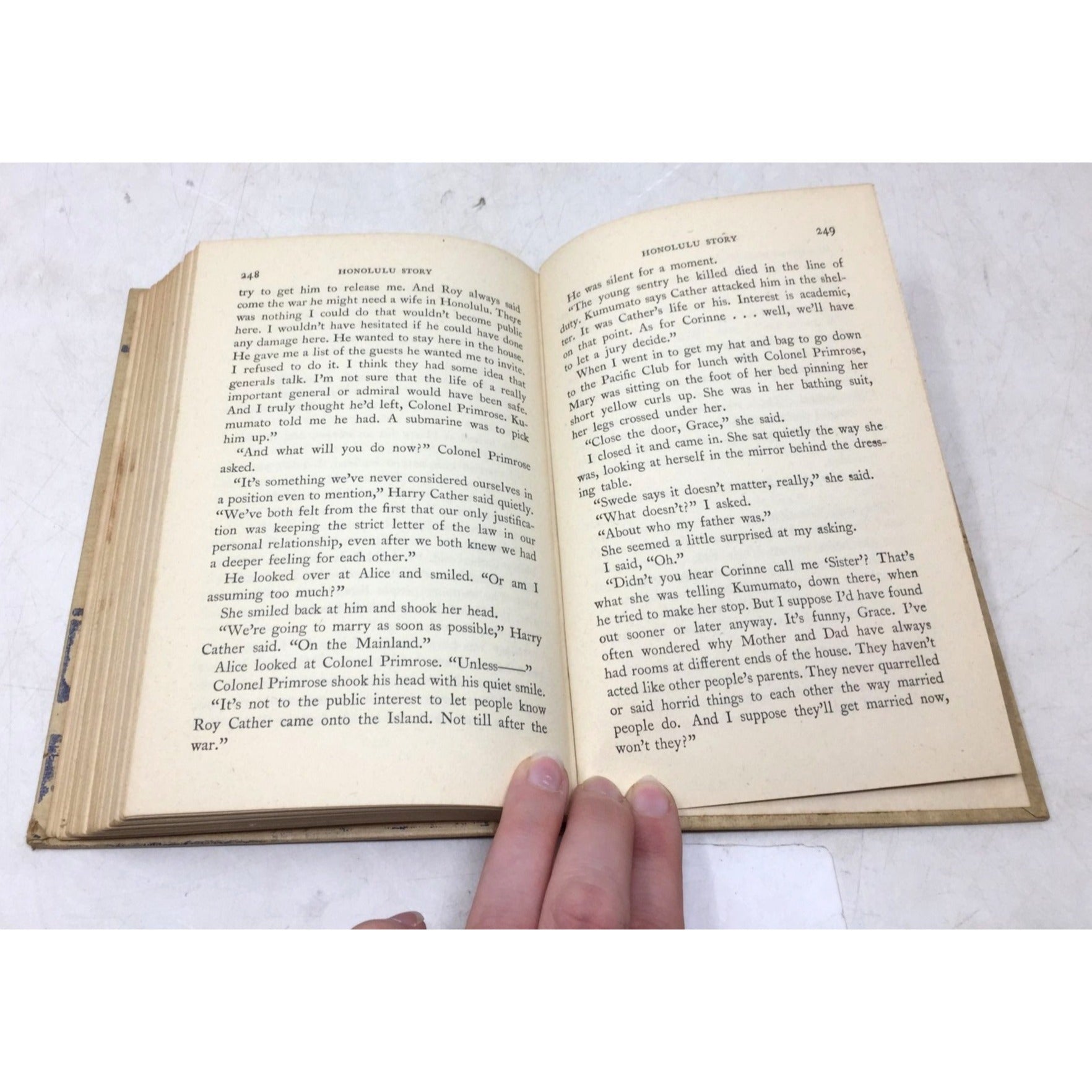 Antique Hardcover Copy of "Honolulu Story" by Leslie Ford unbranded  A+ Stuff